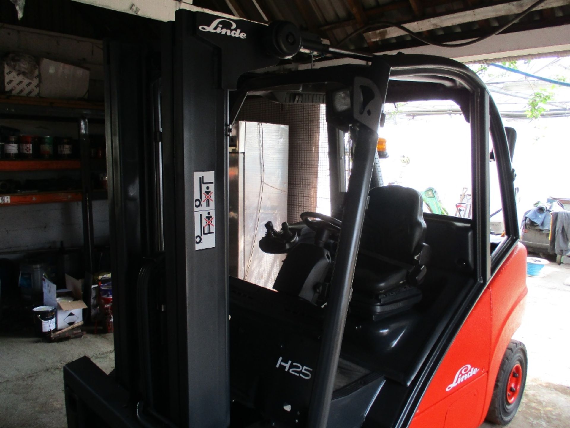 Linde H25 diesel forklift