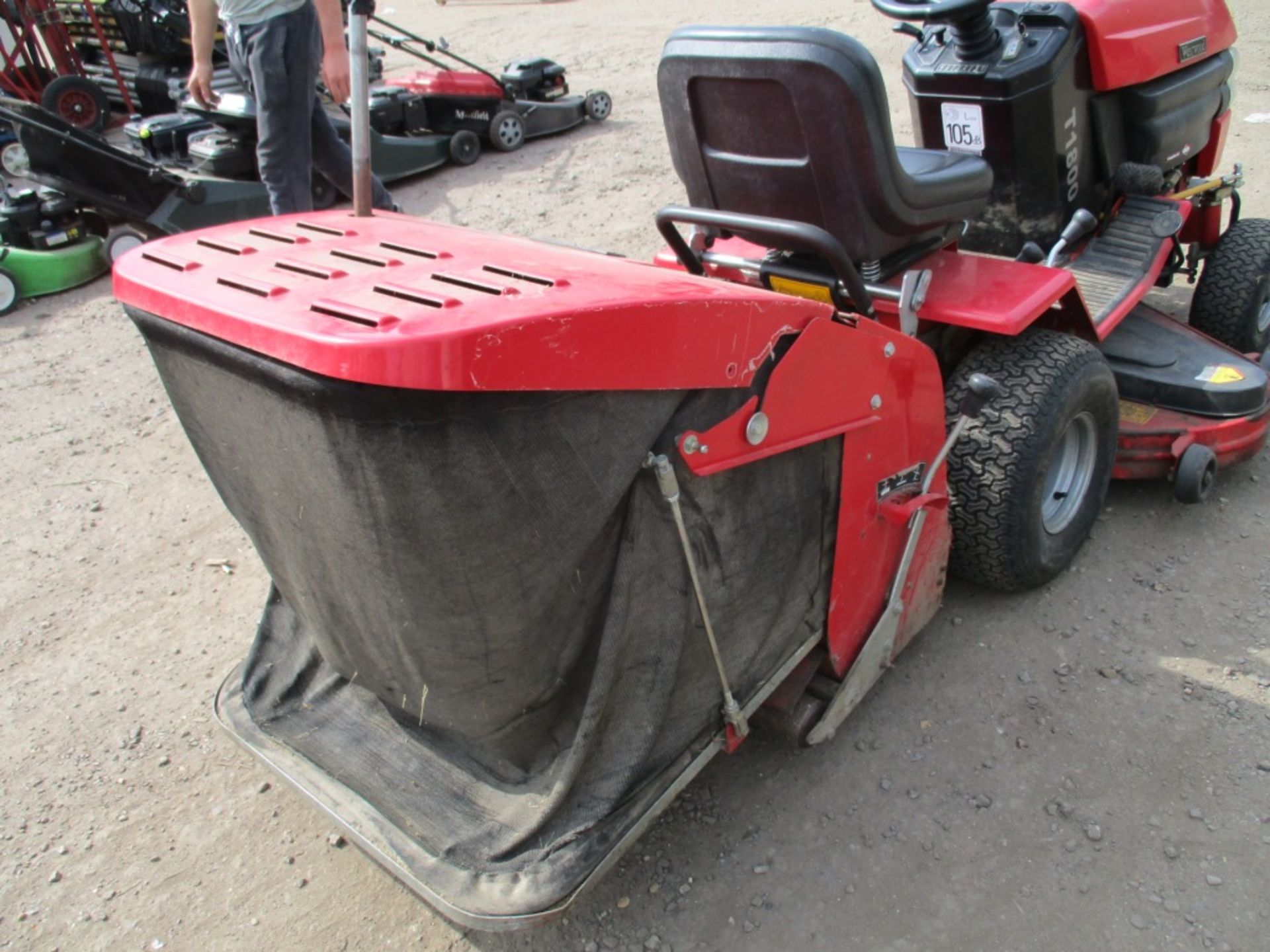 Westwood T1800 hydrastatic drive mower with collector. - Image 6 of 8