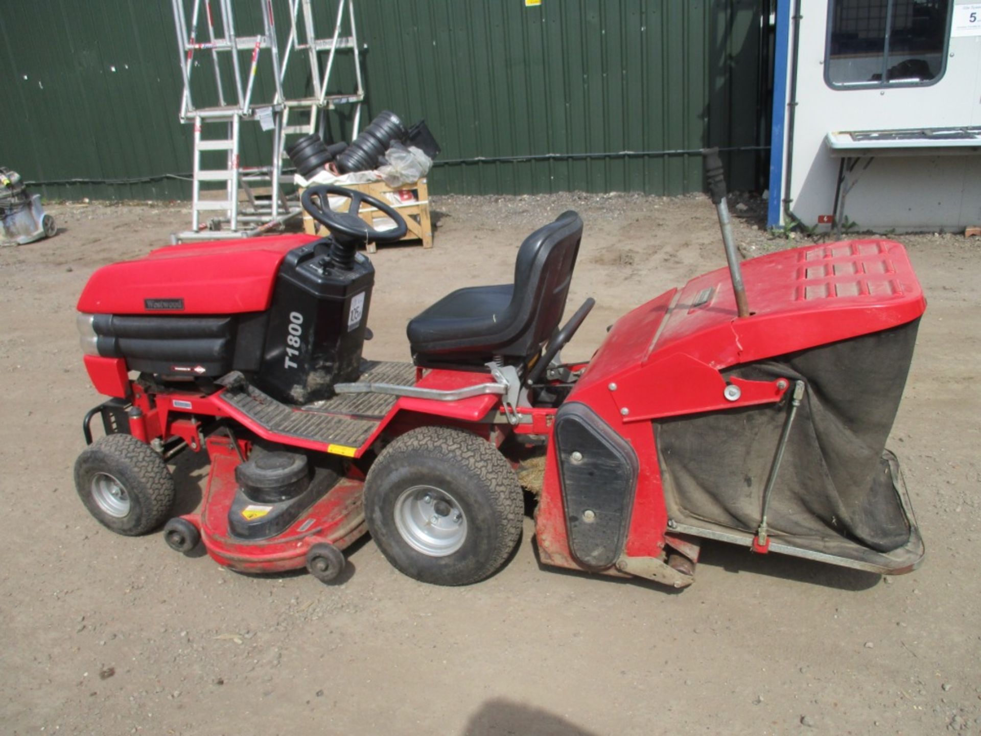 Westwood T1800 hydrastatic drive mower with collector. - Image 2 of 8