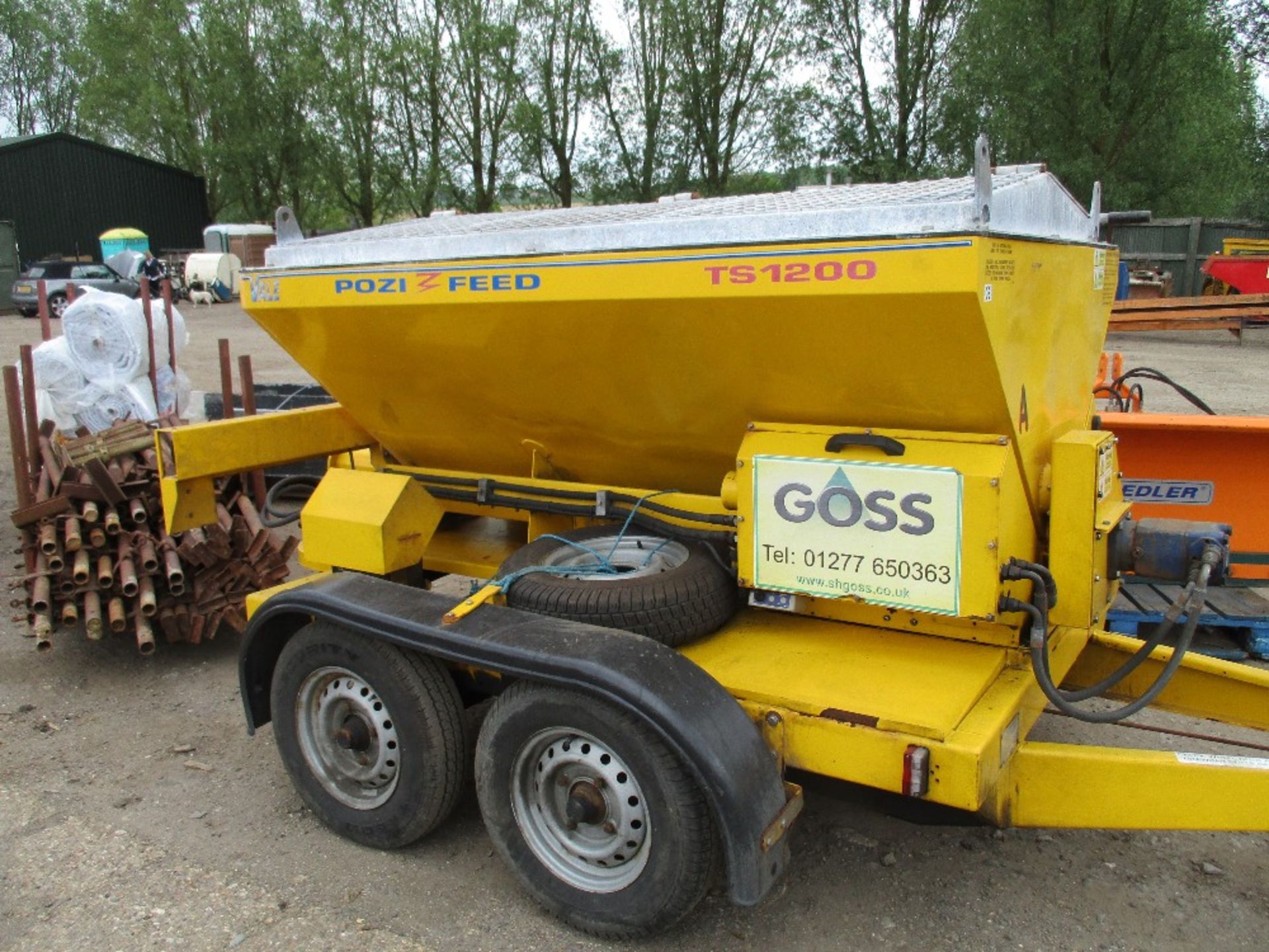 Vale Pozifeed TS1200 Honda engined twin axled salt spreader