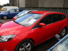 FORD FOCUS ESTATE RED