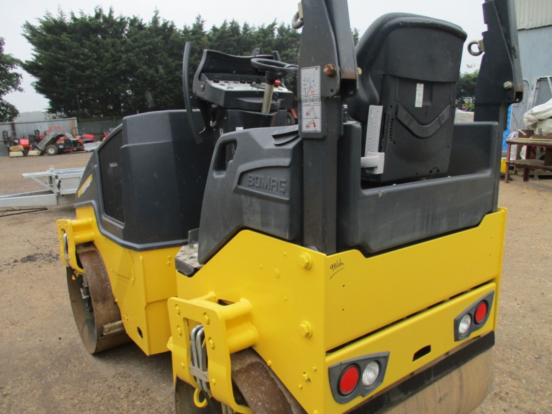 BOMAG BW120AD-5 DOUBLE DRUM ROLLER YEAR 2013 BUILD - Image 7 of 8