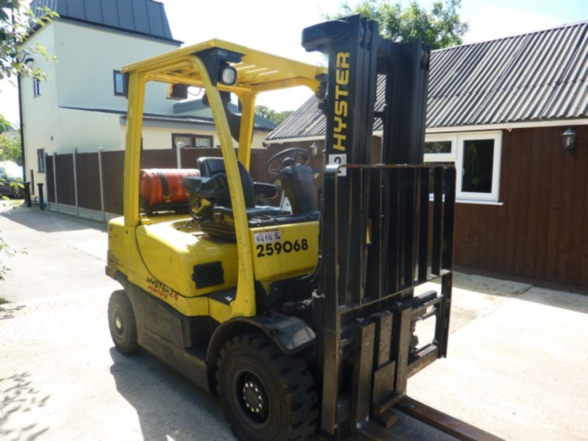 HYSTER H25 FORKLIFT TRUCK - Image 2 of 3