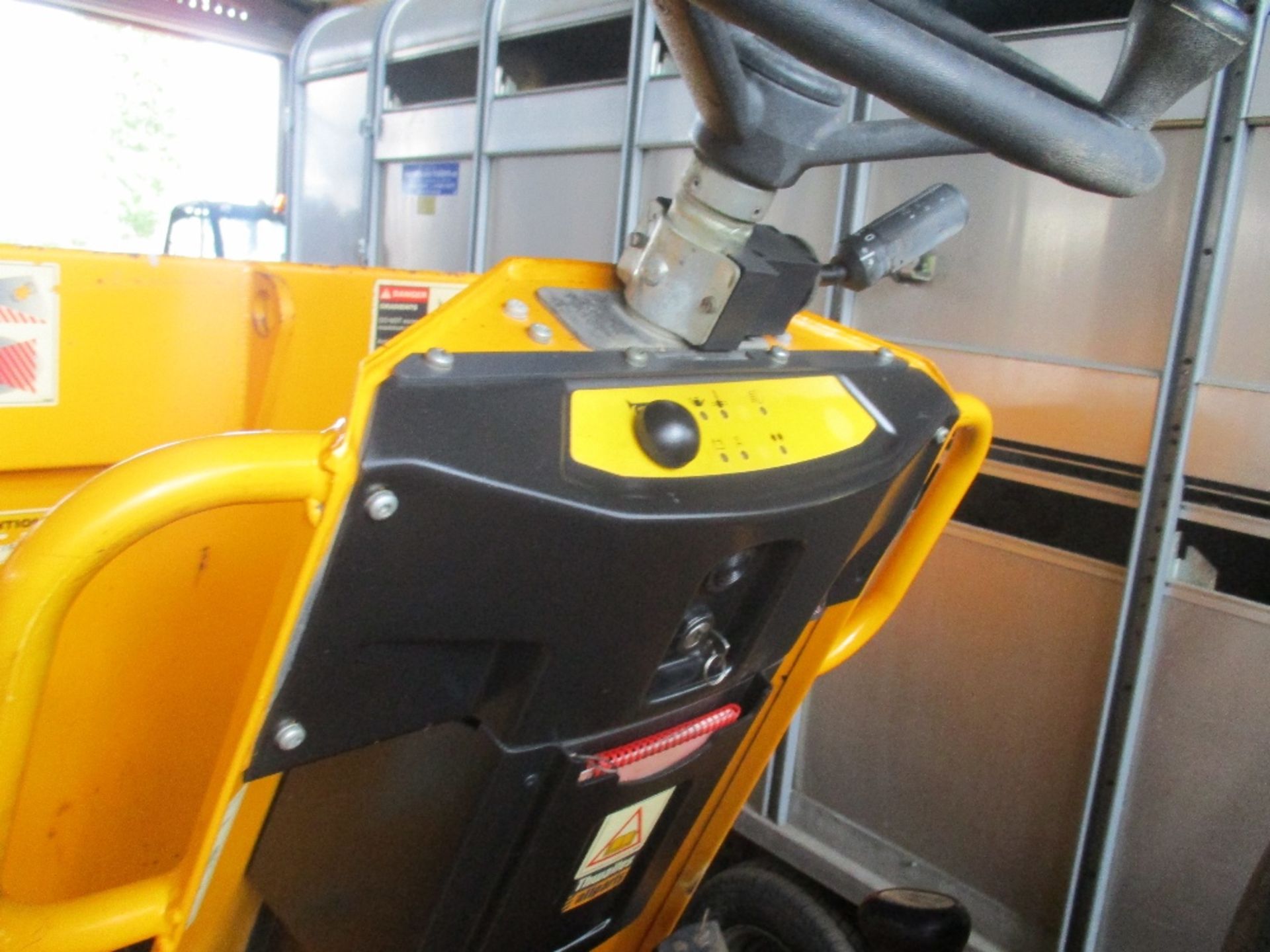 THWAITS 3 TONNE SWIVEL SKIP DUMPER YEAR 2013 - Image 4 of 8