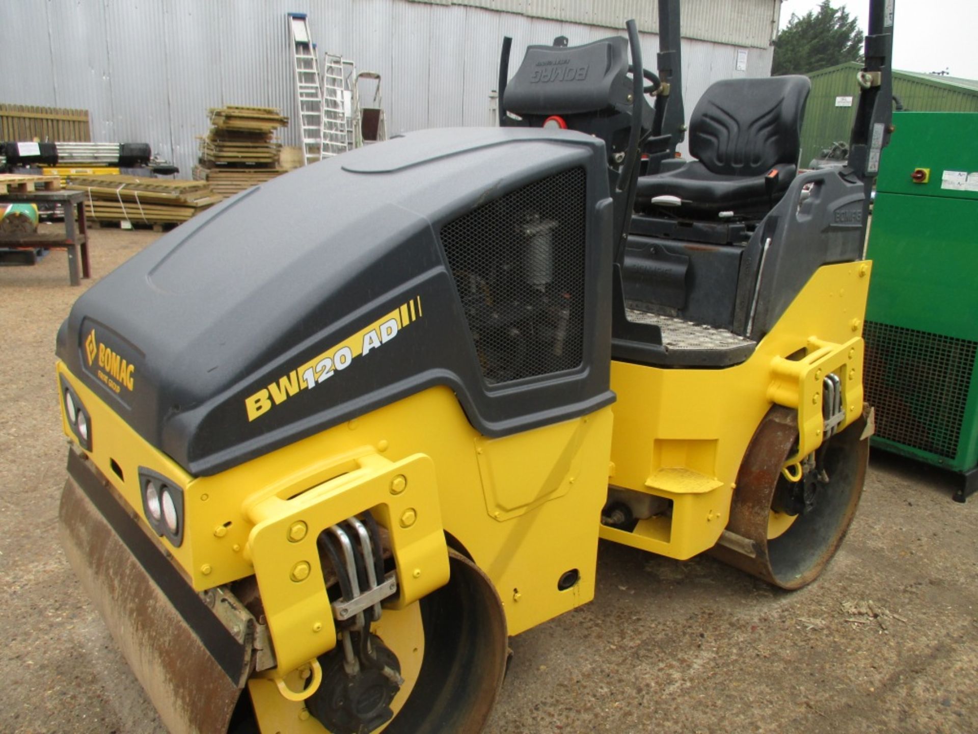 BOMAG BW120AD-5 DOUBLE DRUM ROLLER YEAR 2013 BUILD - Image 6 of 8