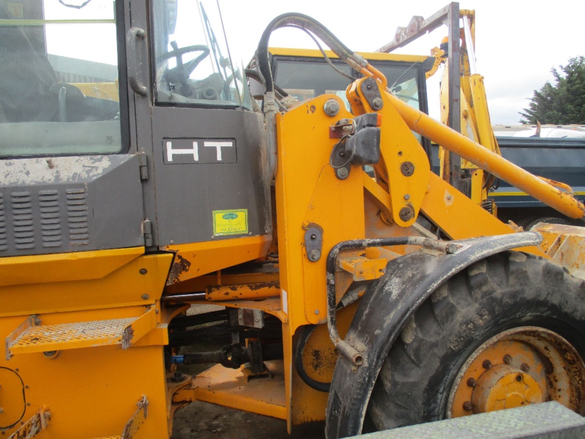 JCB 411HT LOADING SHOVEL WITH HIGH TIP ARMS - Image 6 of 10