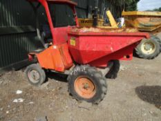 Ausa swivel skip dumper