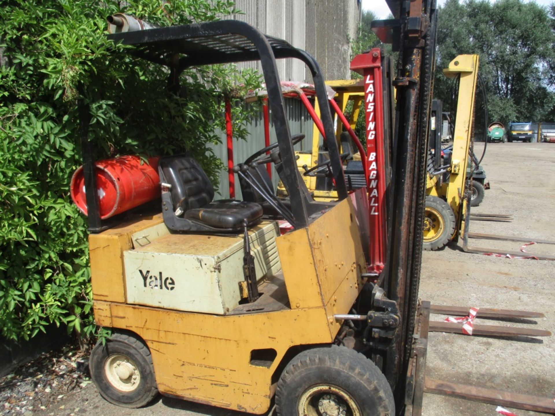 YALE GAS FORKLIFT