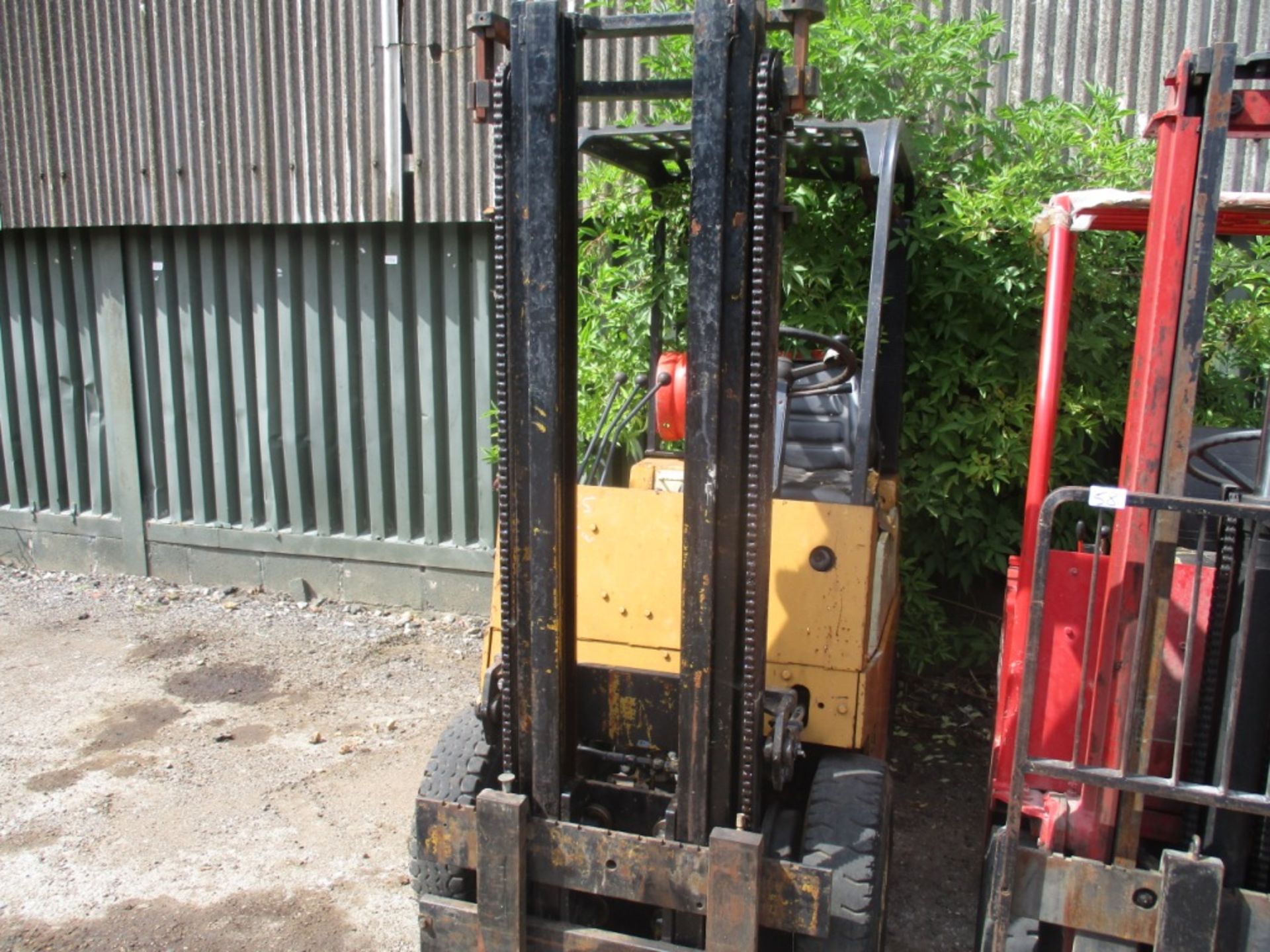 YALE GAS FORKLIFT - Image 2 of 5