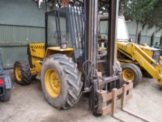 MASSEY FERGUSON 14K ROUGH TERRAIN FORKLIFT