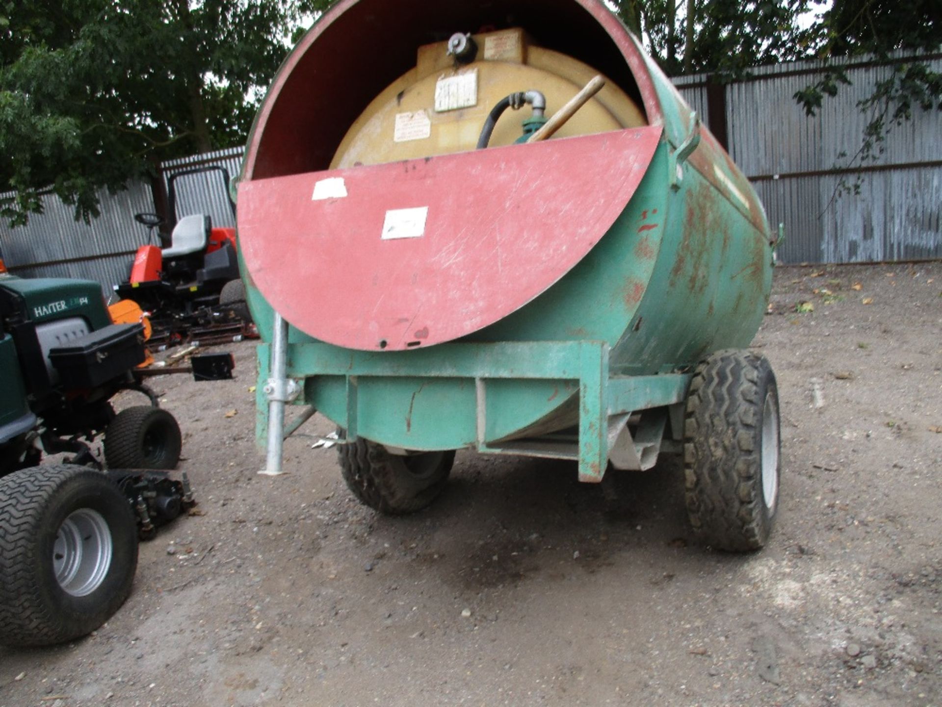 Single axled 500 gallon bunded diesel bowser - Image 3 of 3