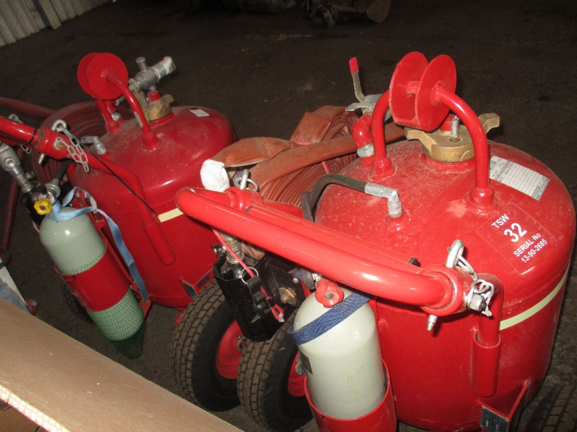 2NO 90LITRE INDUSTRIAL PRESSURISED FOAM FIRE EXTINGUISHER TROLLIES EX MOD - Image 2 of 3