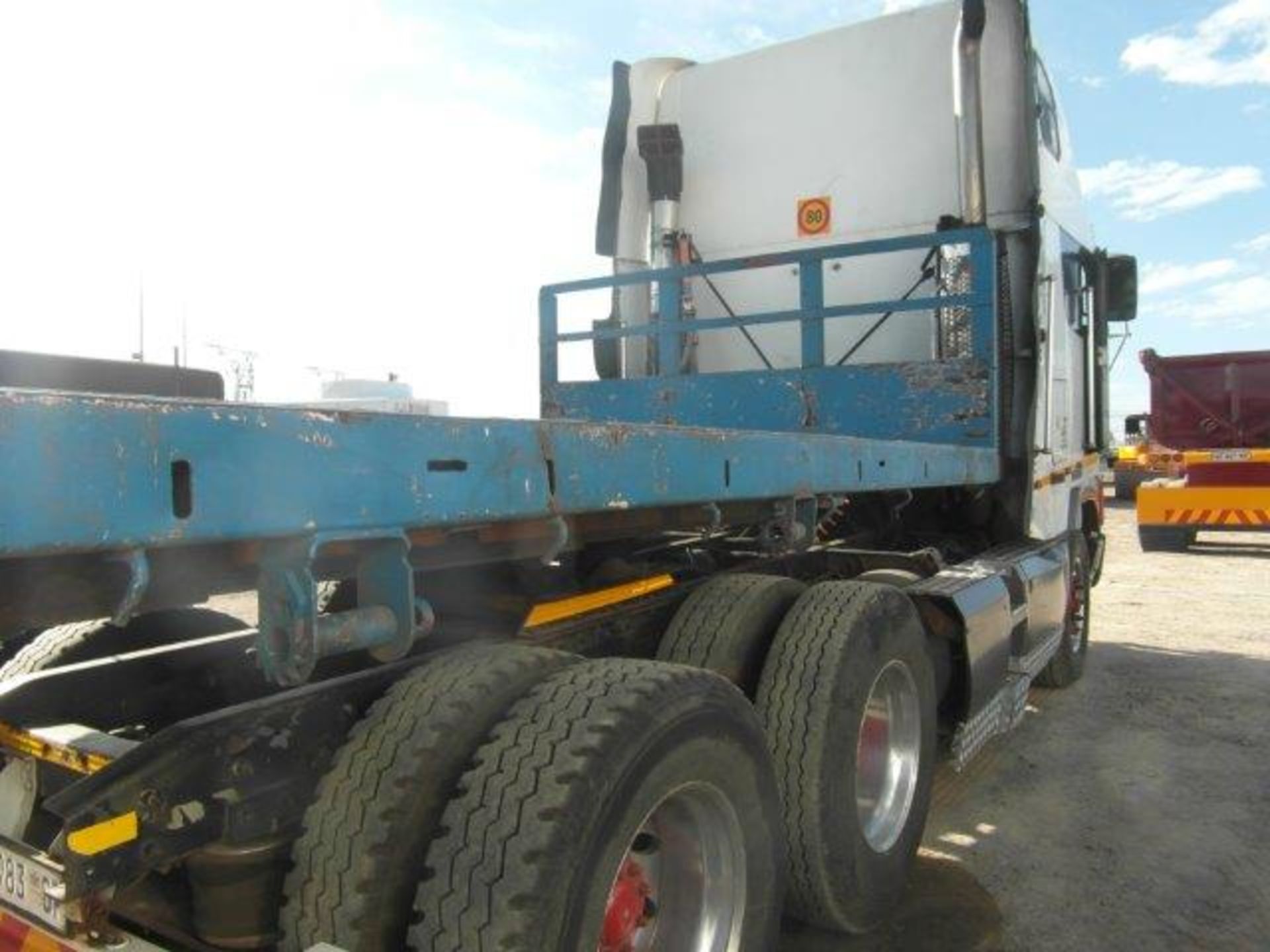 1996 DMZ983GP Freightliner B090BU 6 x 4 Mechanical Horse (Vin No: 1FUYBDYB5TL810603 )(576285 kms )( - Image 4 of 4