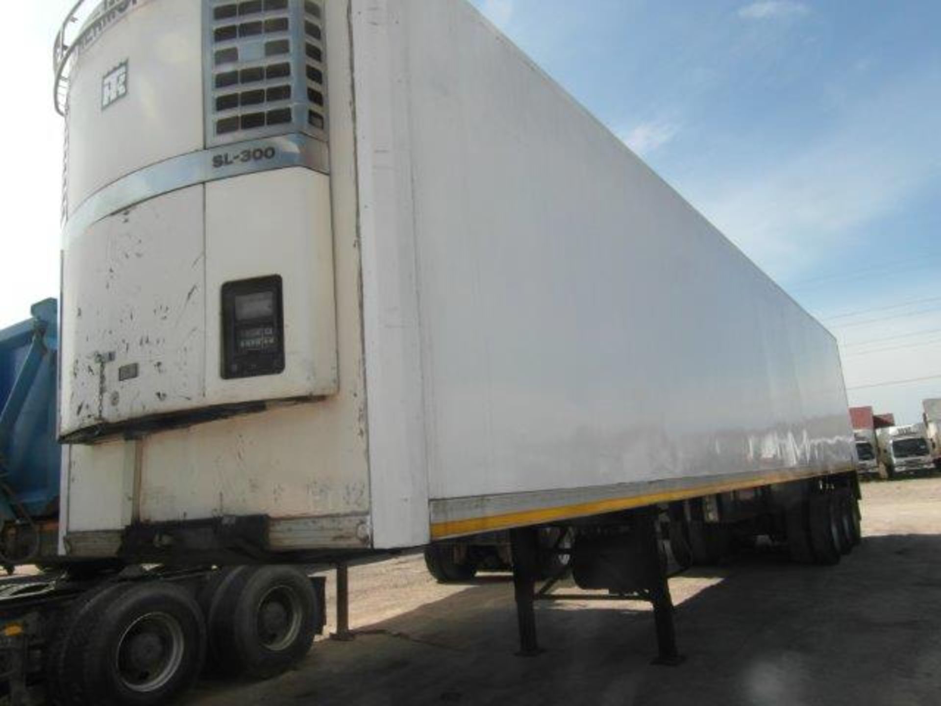 2001 MJS069GP Serco Tri Axle Refrigerator Trailer With Thermoking SL-300 Unit With Taillift (Vin No: