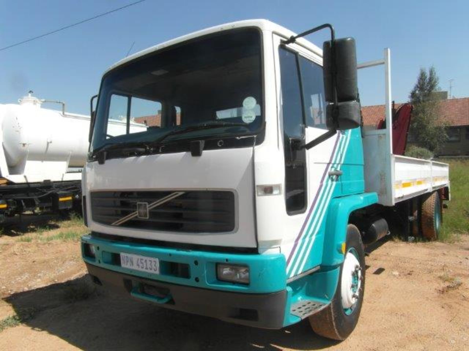 2002 NPN45133 Volvo FL6 Dropside With Hydraulic Crane (Vin No: YV2ECBA722921940 )(633905 kms )(RHS - Image 2 of 4