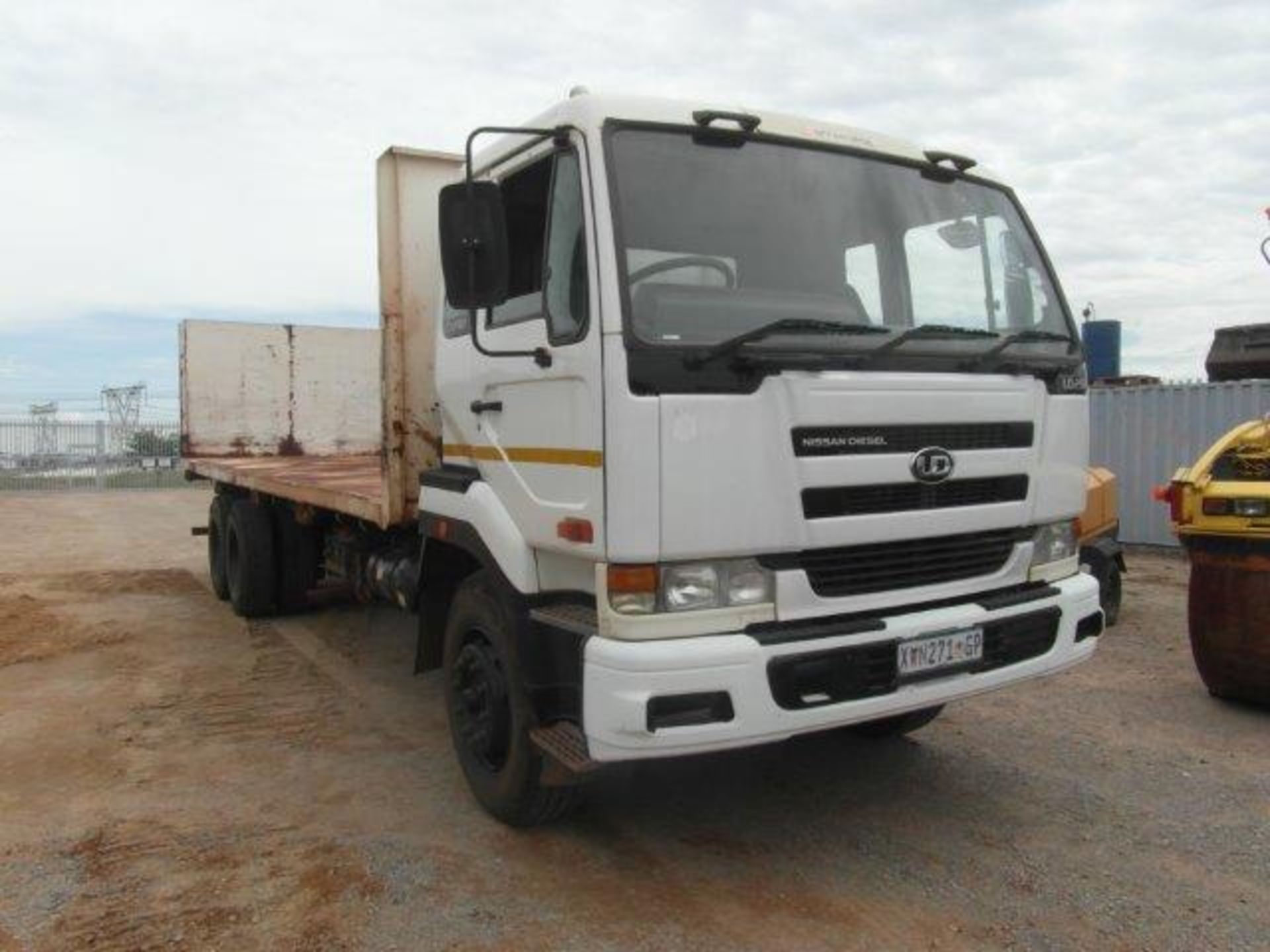 2008 XWN271GP Nissan UD290 Flatdeck Truck (Vin No: ADDT1300000002553 )(357846 kms )