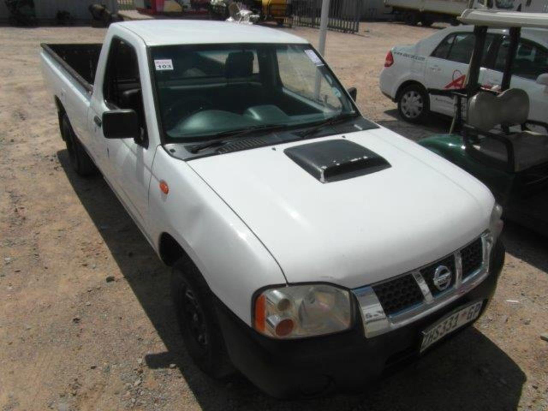 2010 ZHS331GP Nissan Hardbody NP300 2.5 TDi LWB 4X2 (Vin No: ADNK030000A002205 )(221763 kms) - Image 2 of 4