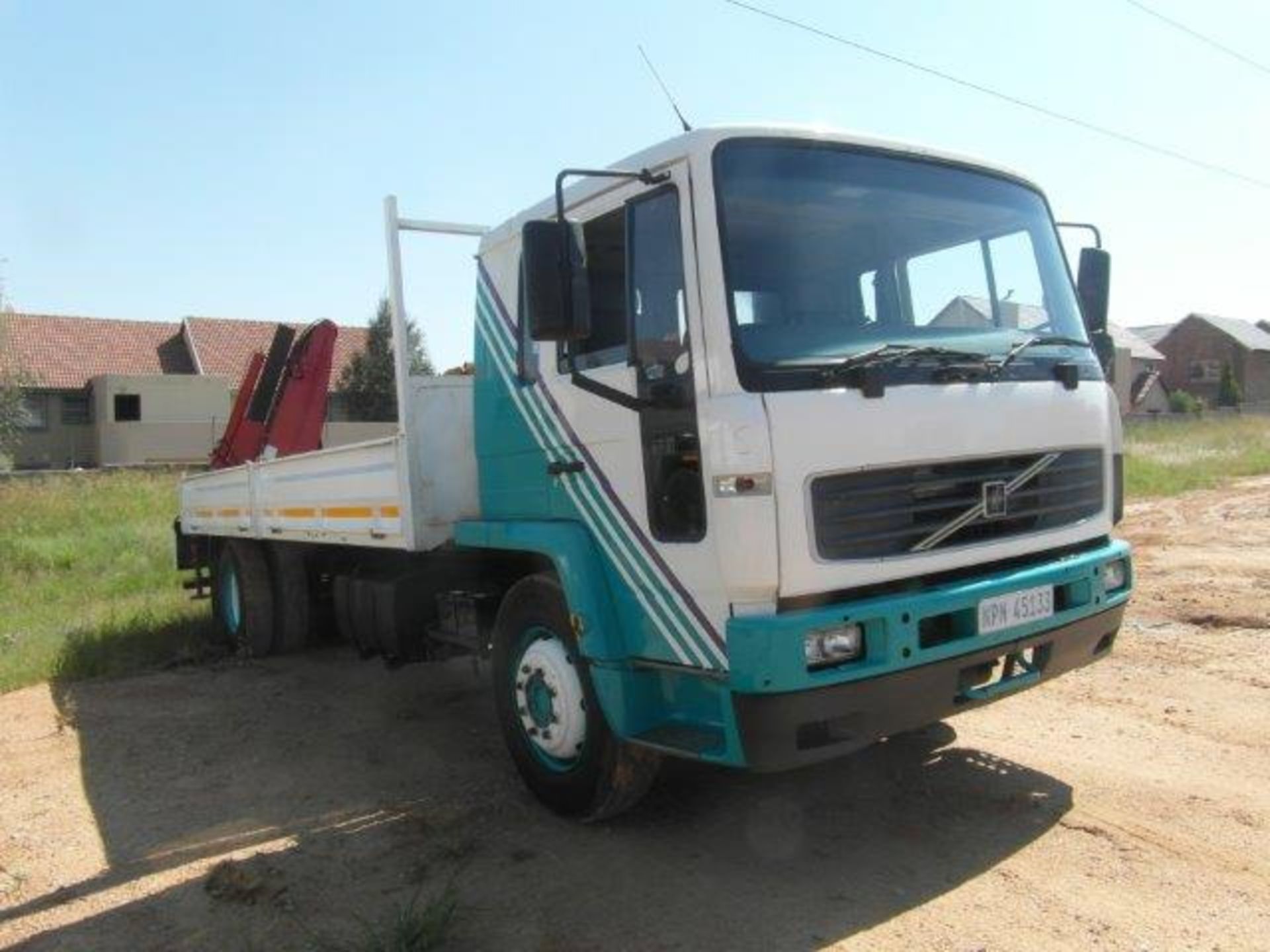 2002 NPN45133 Volvo FL6 Dropside With Hydraulic Crane (Vin No: YV2ECBA722921940 )(633905 kms )(RHS