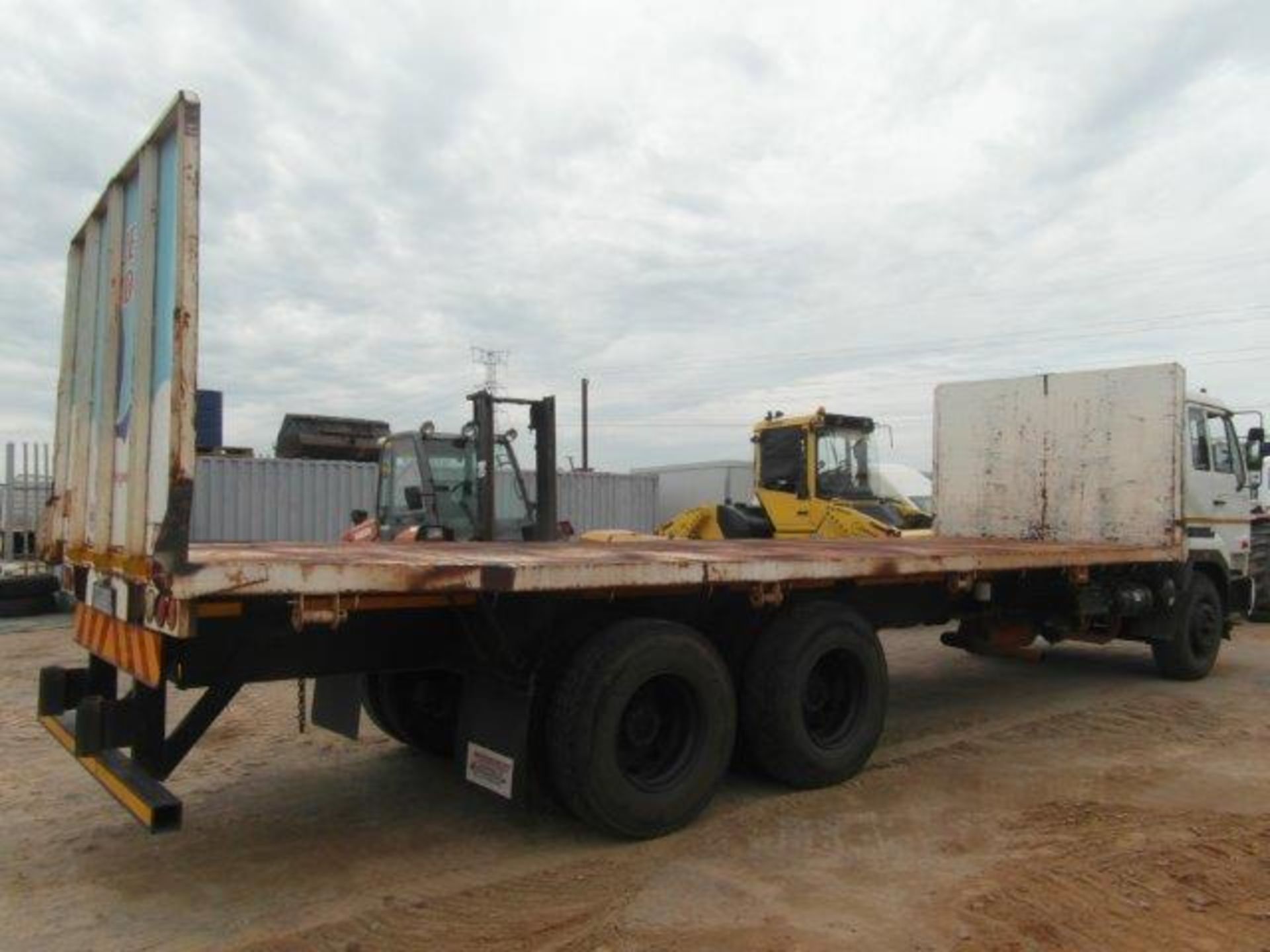 2008 XWN271GP Nissan UD290 Flatdeck Truck (Vin No: ADDT1300000002553 )(357846 kms ) - Image 3 of 4