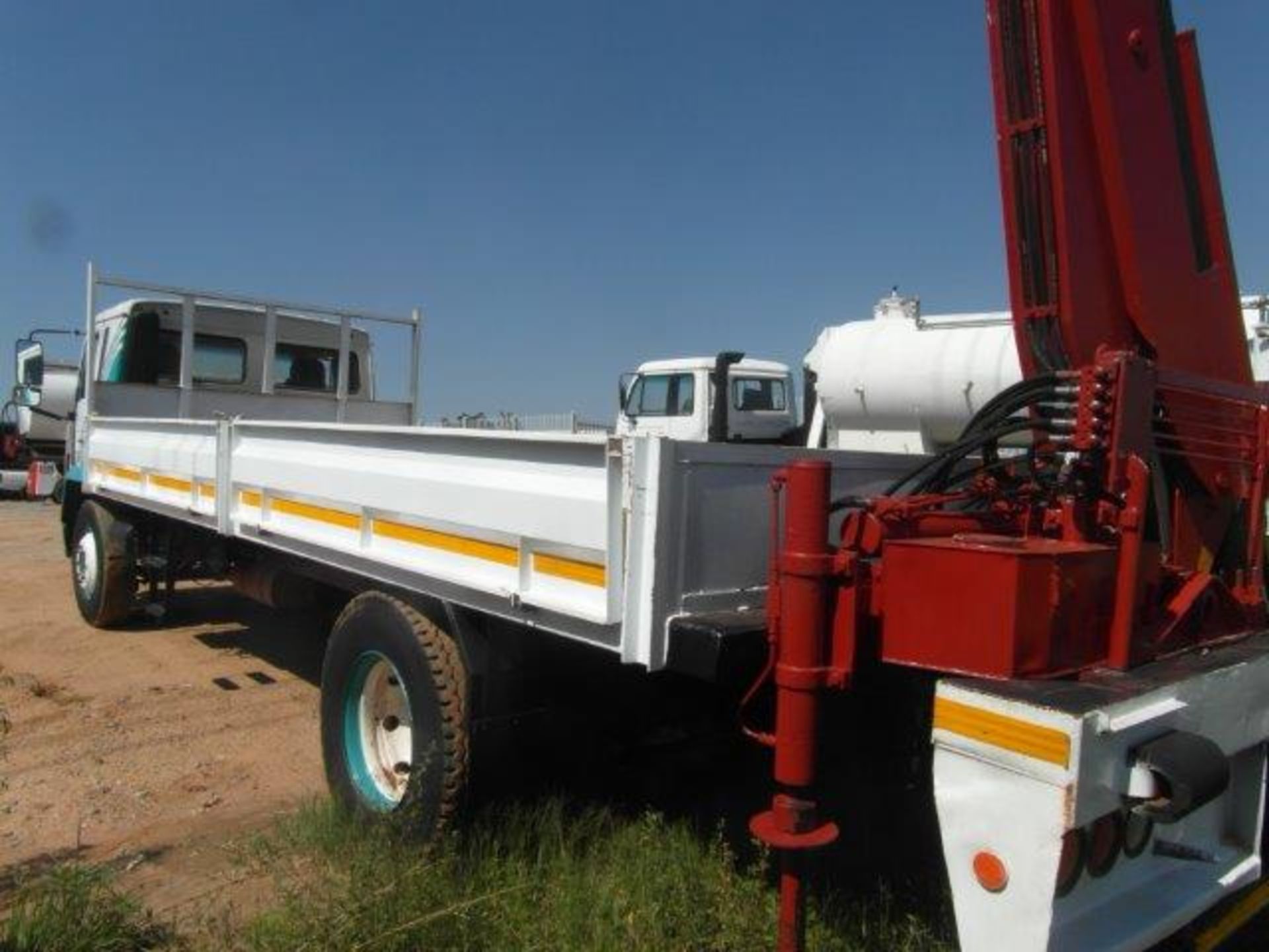 2002 NPN45133 Volvo FL6 Dropside With Hydraulic Crane (Vin No: YV2ECBA722921940 )(633905 kms )(RHS - Image 3 of 4