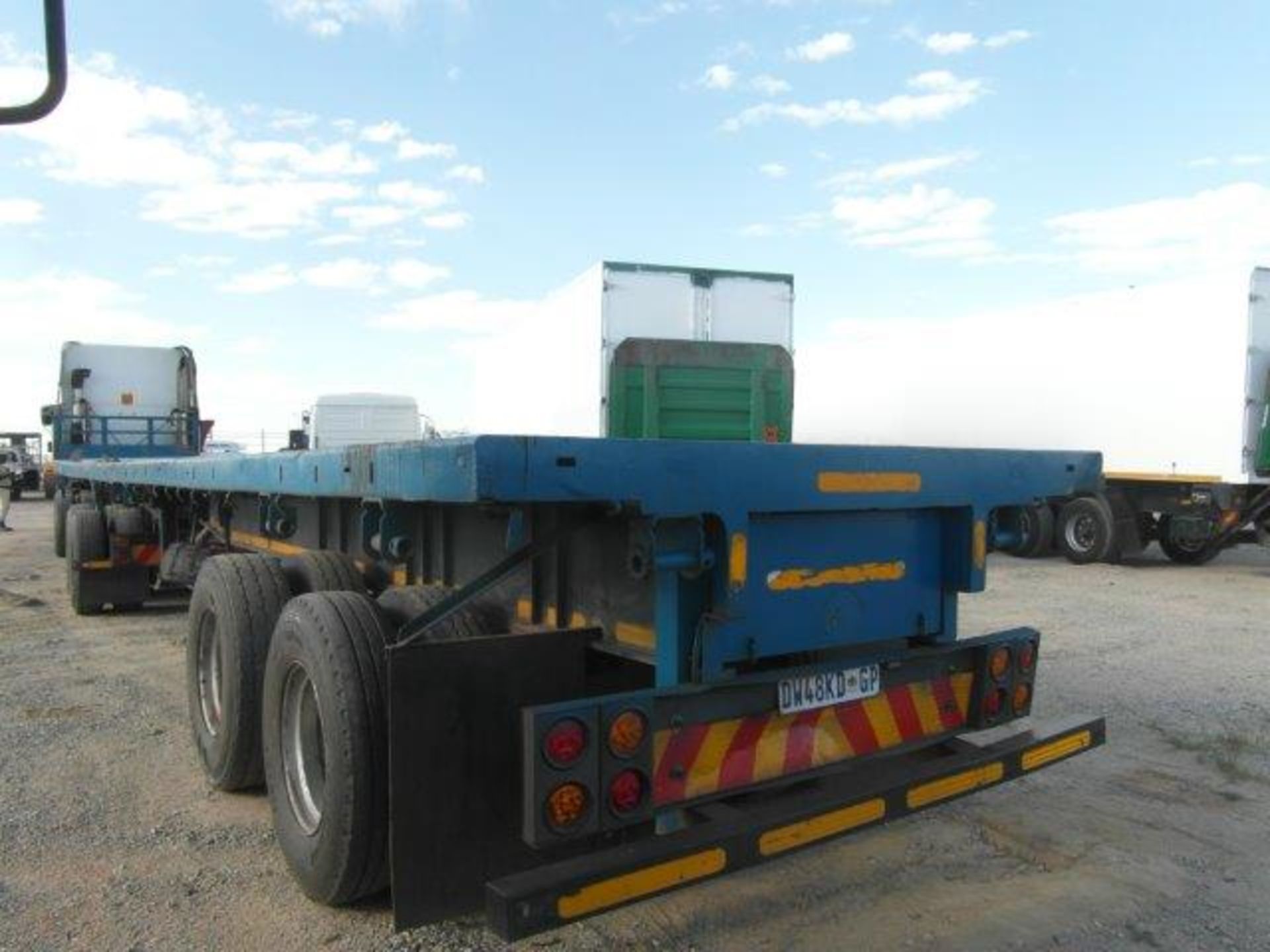 DW48KTGP / DW48KDGP Henred Fruehauf Superlink Flat Deck Trailer (Vin No: SST96A038 / SST96A039 ) - Image 4 of 6