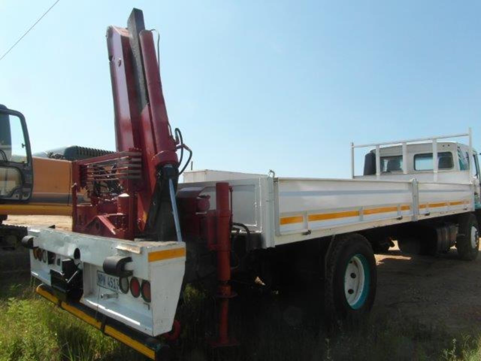 2002 NPN45133 Volvo FL6 Dropside With Hydraulic Crane (Vin No: YV2ECBA722921940 )(633905 kms )(RHS - Image 4 of 4