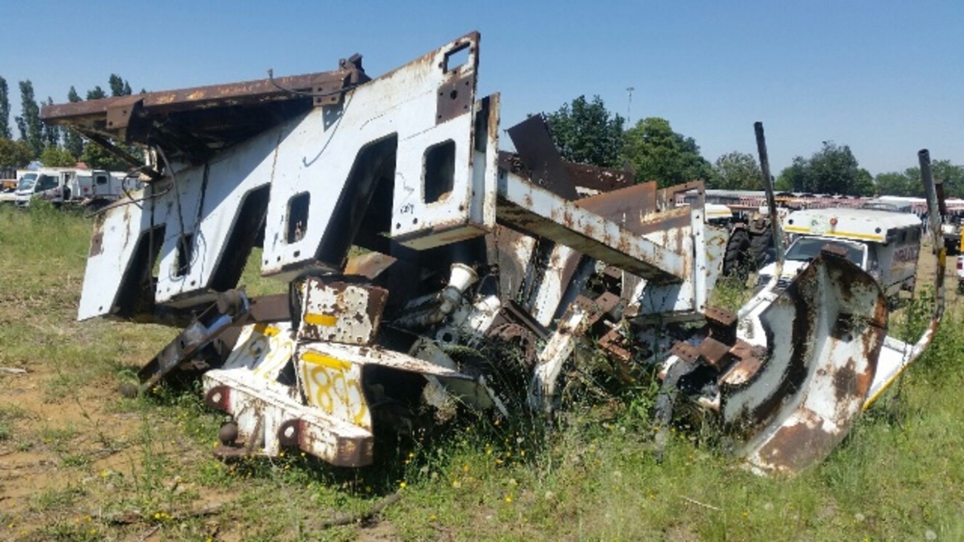 LOT ASSORTED UNDERGROUND MACHINE PARTS