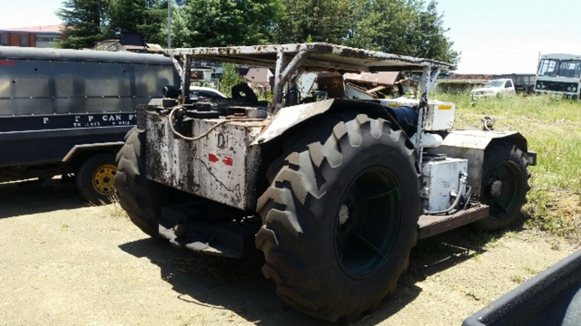 FLAMEPROOF TRACTOR (T8) - NO KEYS - NO PAPERS - Image 6 of 6