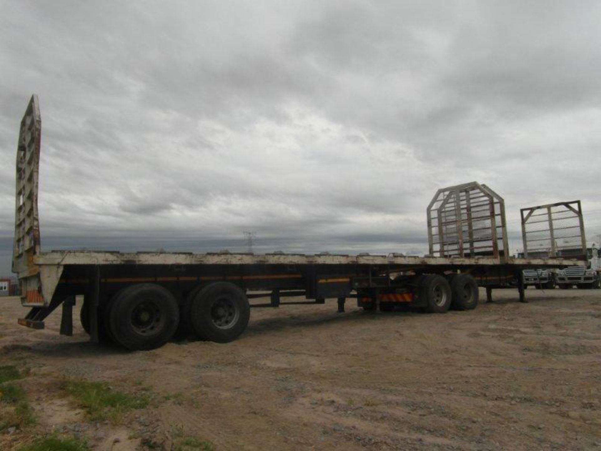 2005 / 2006 DFW863MP / DKR664MP La-Mon Double Axle Superlink Flat Deck Trailer (Vin No: - Image 3 of 6