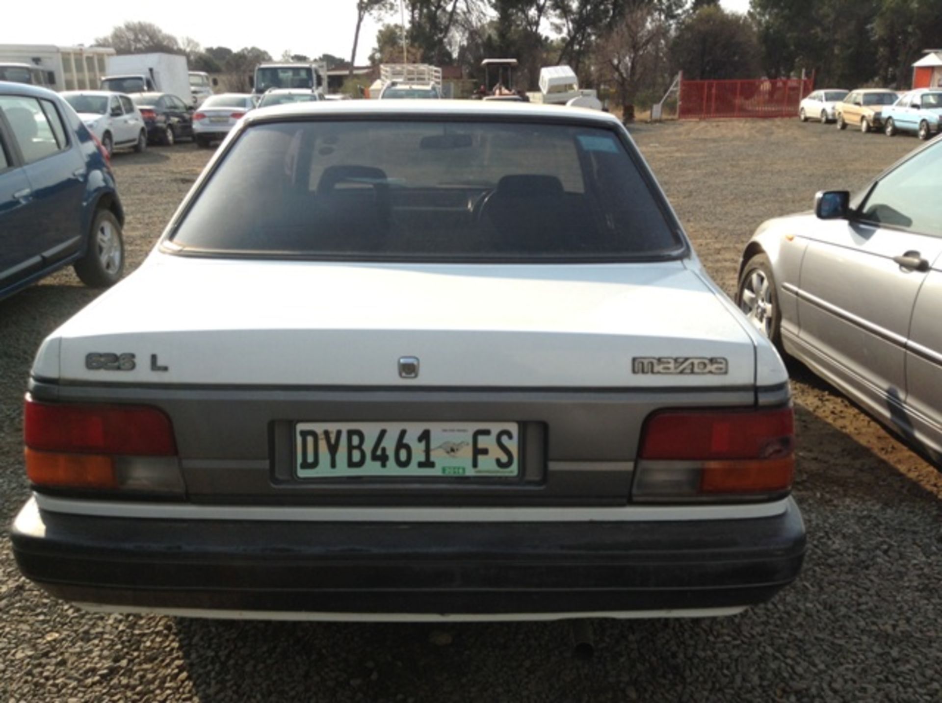 1990 MAZDA 626 1.6L SEDAN- CODE 3 KM 303332 - Image 6 of 7