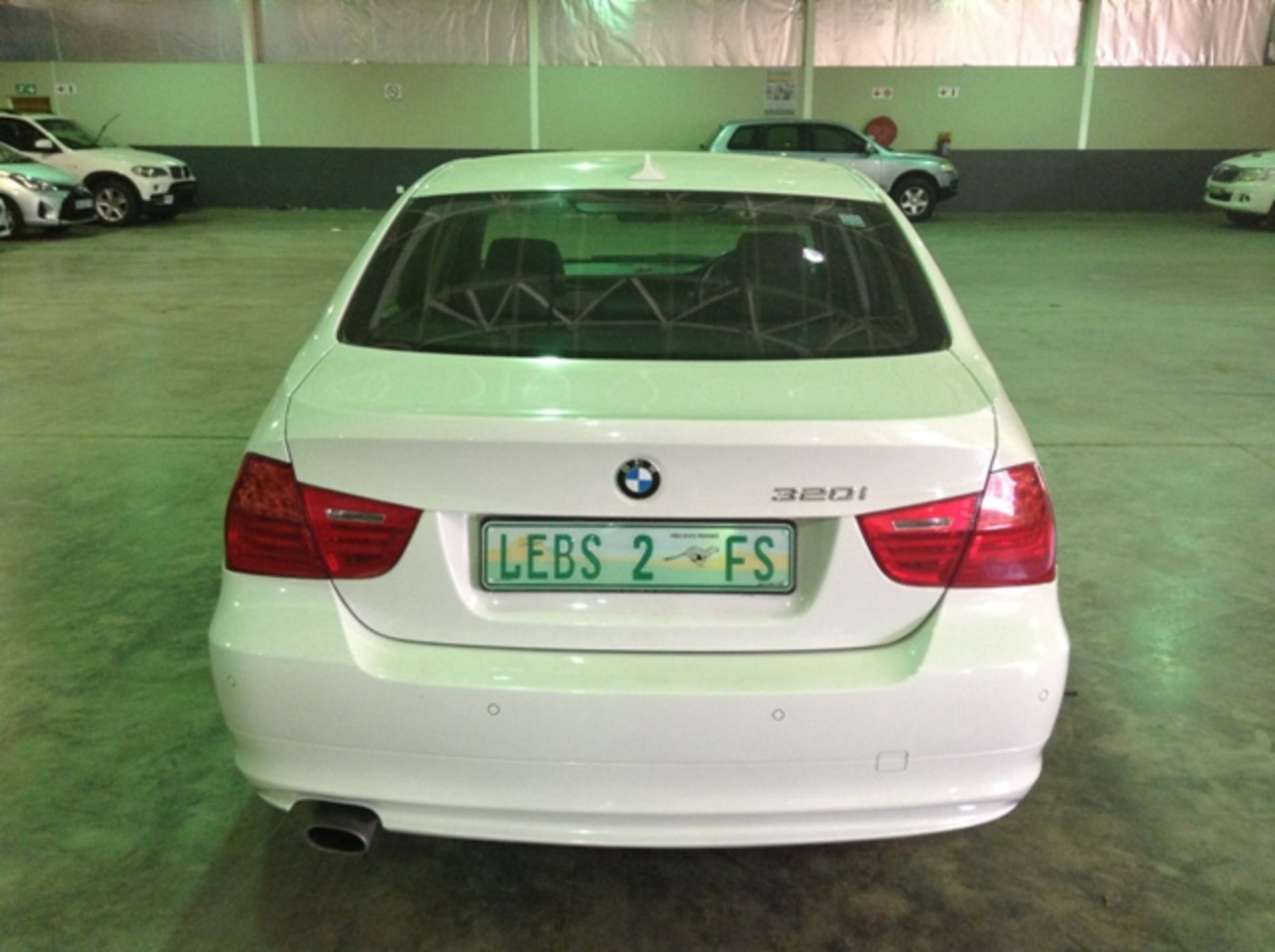 2010 BMW 320 A/T (E90) KM 71515 - Image 6 of 6