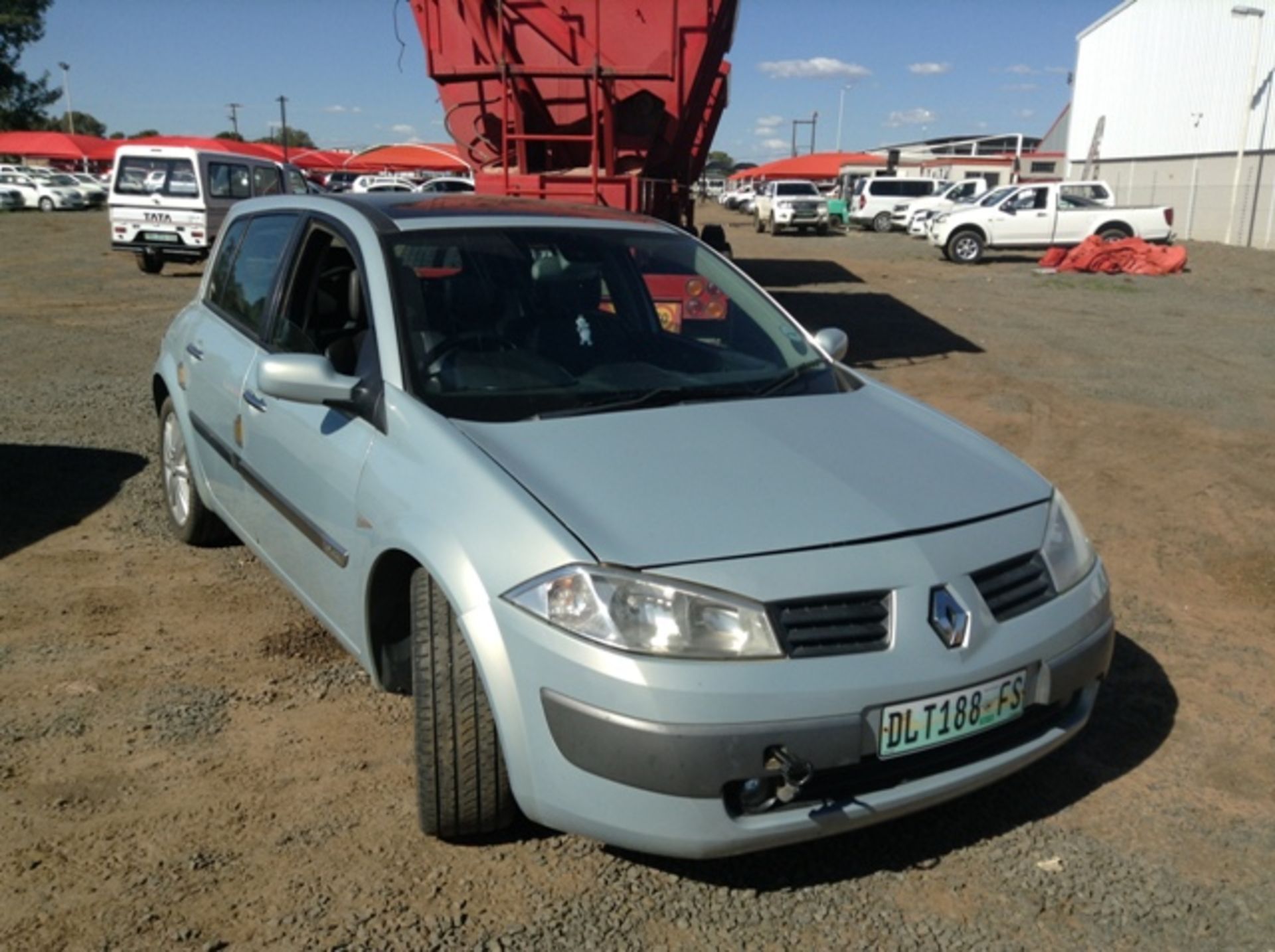 2005 RENAULT MEGANE II 1.9 DCI PRIVILEGE KM 194350 (ENGINE NOISY)