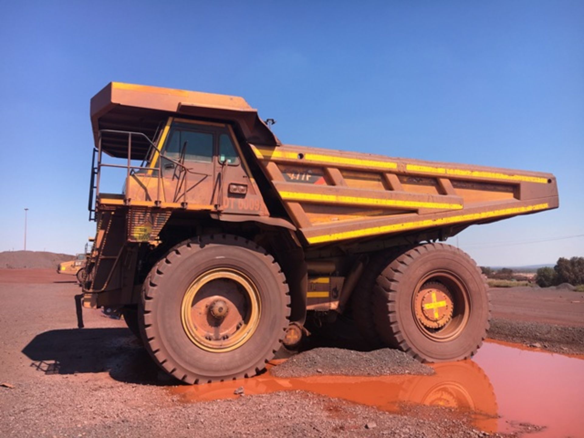 2004 CAT 777D DUMP TRUCK (LOCATED AT BEESHOEK MINE, POSTMASBURG NC)