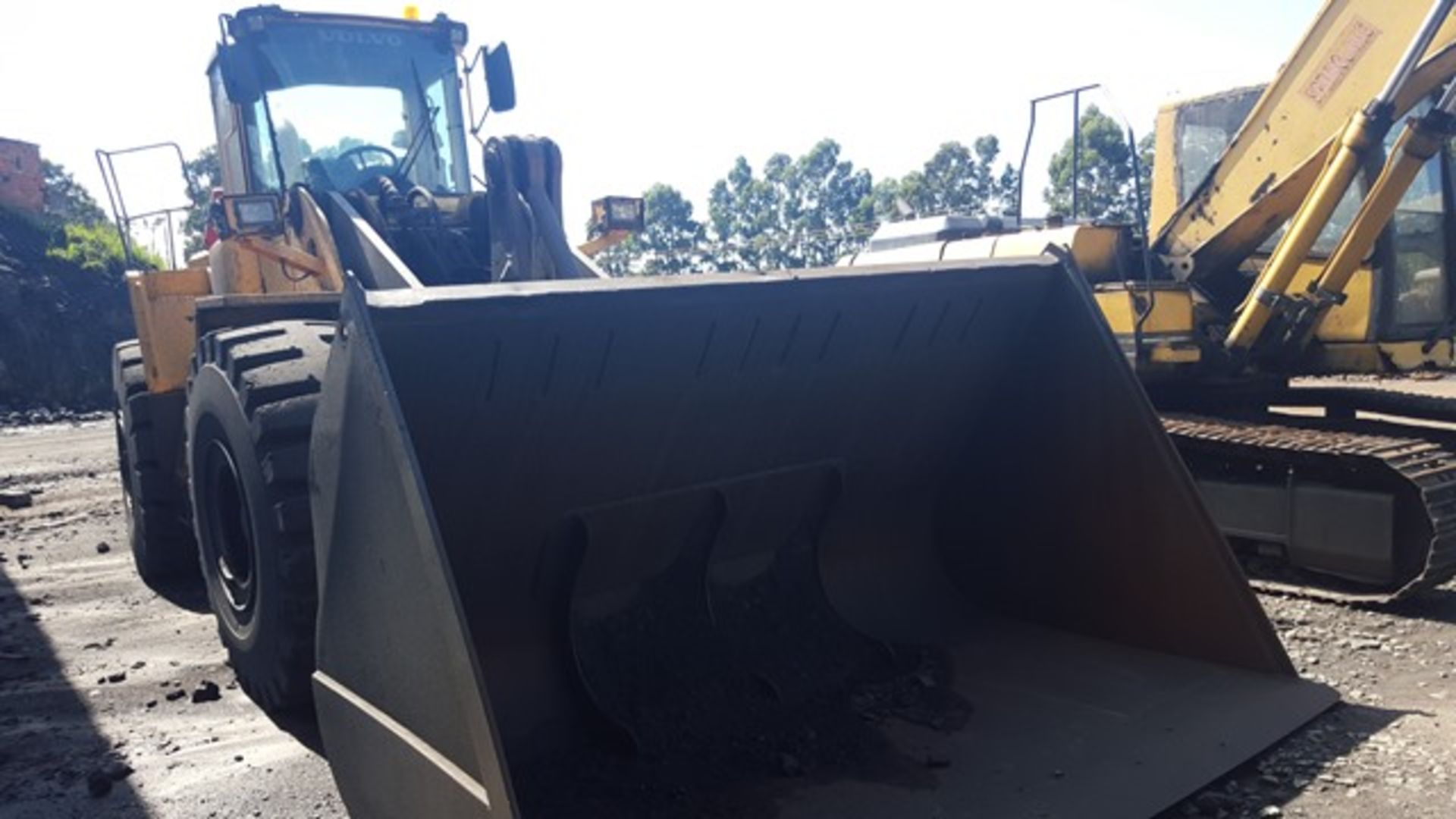 VOLVO L180E FRONT END LOADER (SPRINGLAKE COLLIERY, DUNDEE)