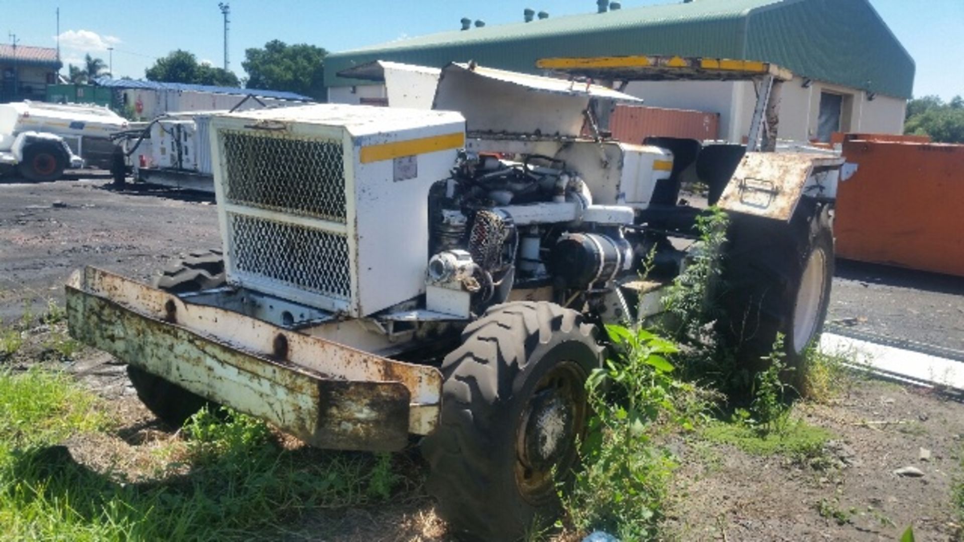 2002 NEW HOLLAND FLAMEPROOF TRACTOR- SERIAL: A2020227 (GLENCORE SOUTH WITBANK MINE) - Image 2 of 7