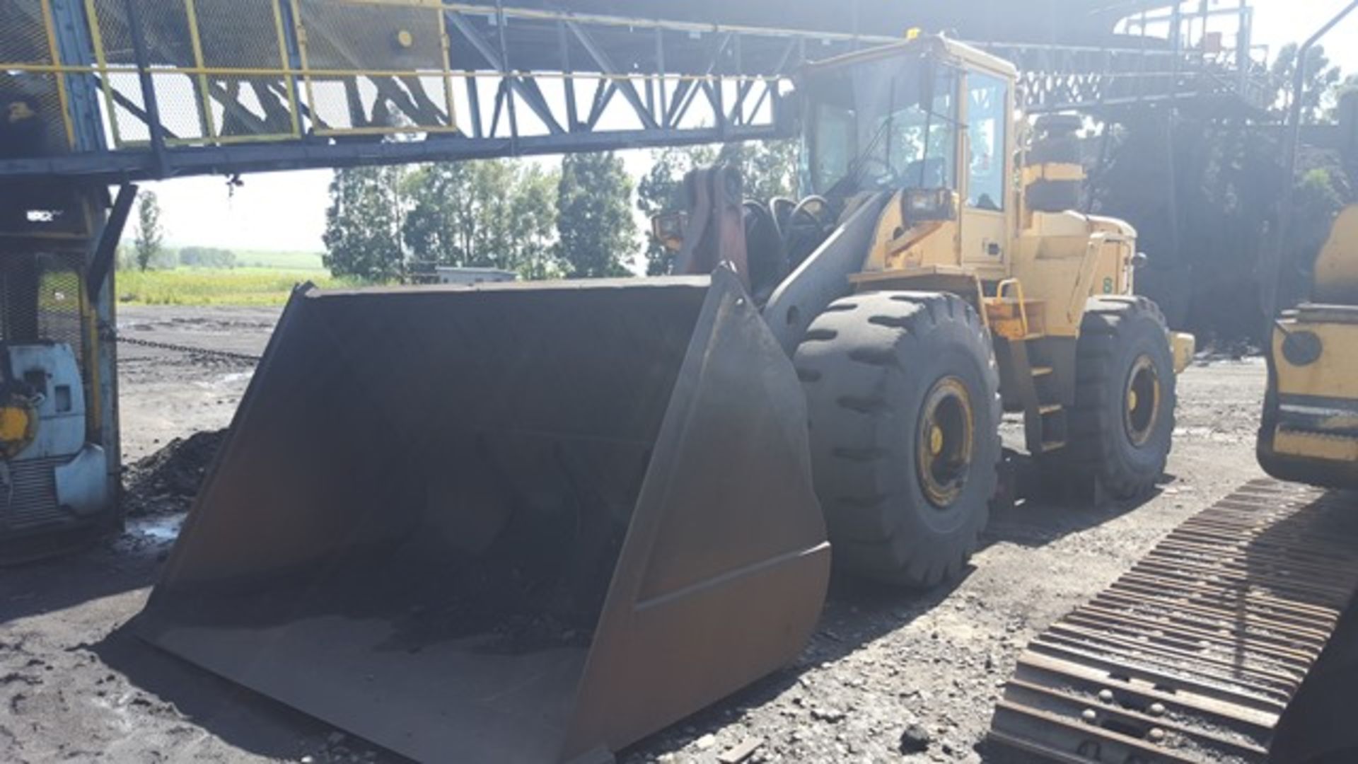 VOLVO L180E FRONT END LOADER (SPRINGLAKE COLLIERY, DUNDEE) - Image 2 of 7