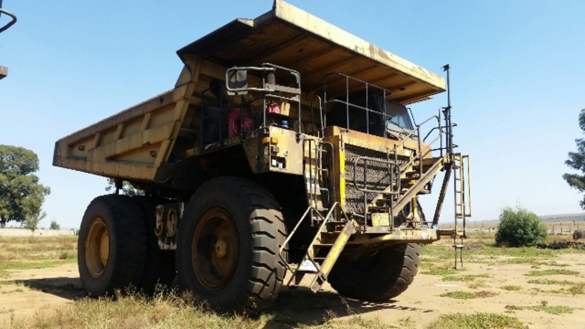 1999 CAT 777D DUMP TRUCK - SERIAL: 2GR01793 (LOCATED AT GLENCORE COAL PHOENIX YARD)