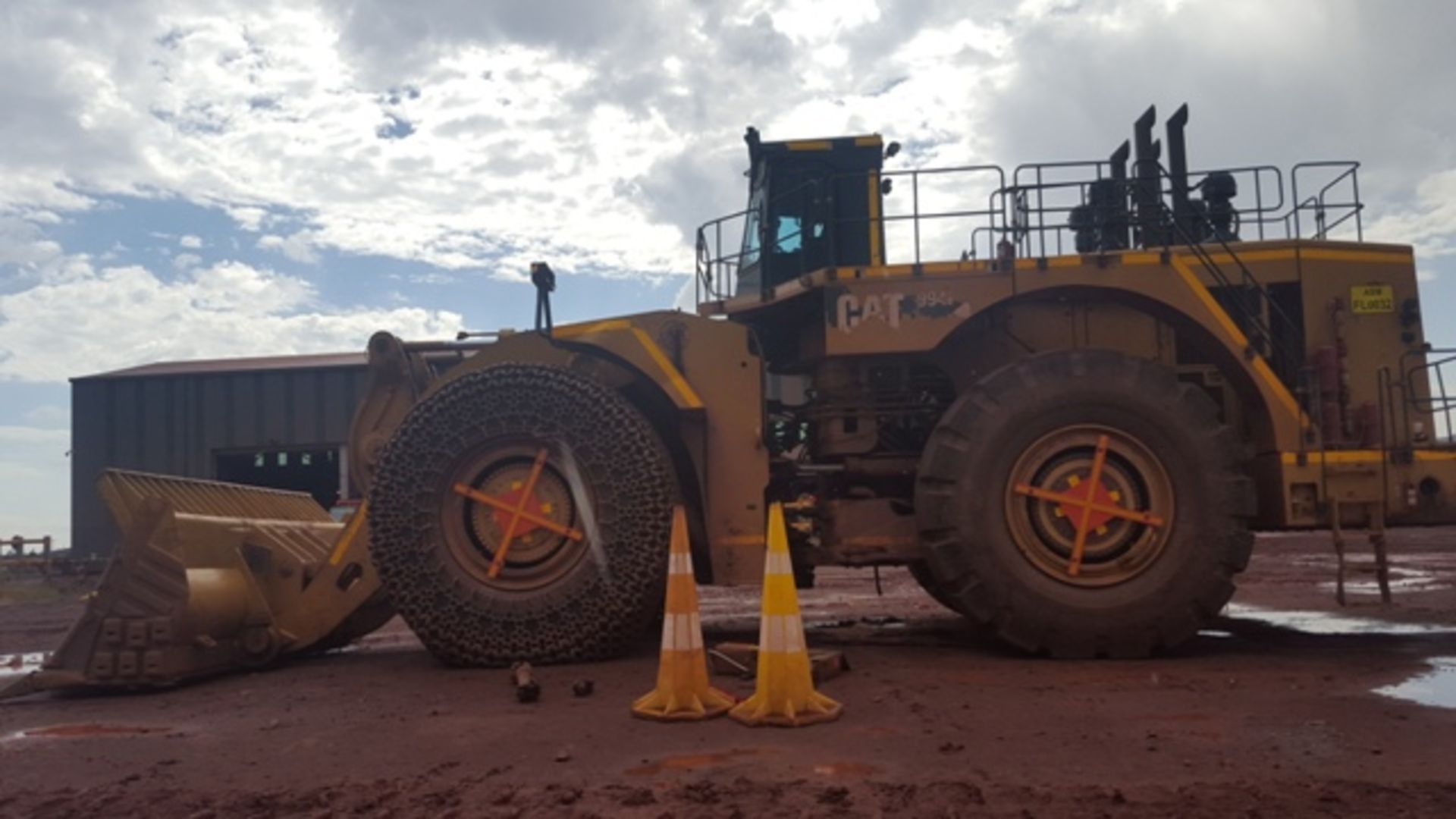 2009 CAT 994 FRONT END LOADER (LOCATED AT BEESHOEK MINE, POSTMASBURG NC) - Image 4 of 11