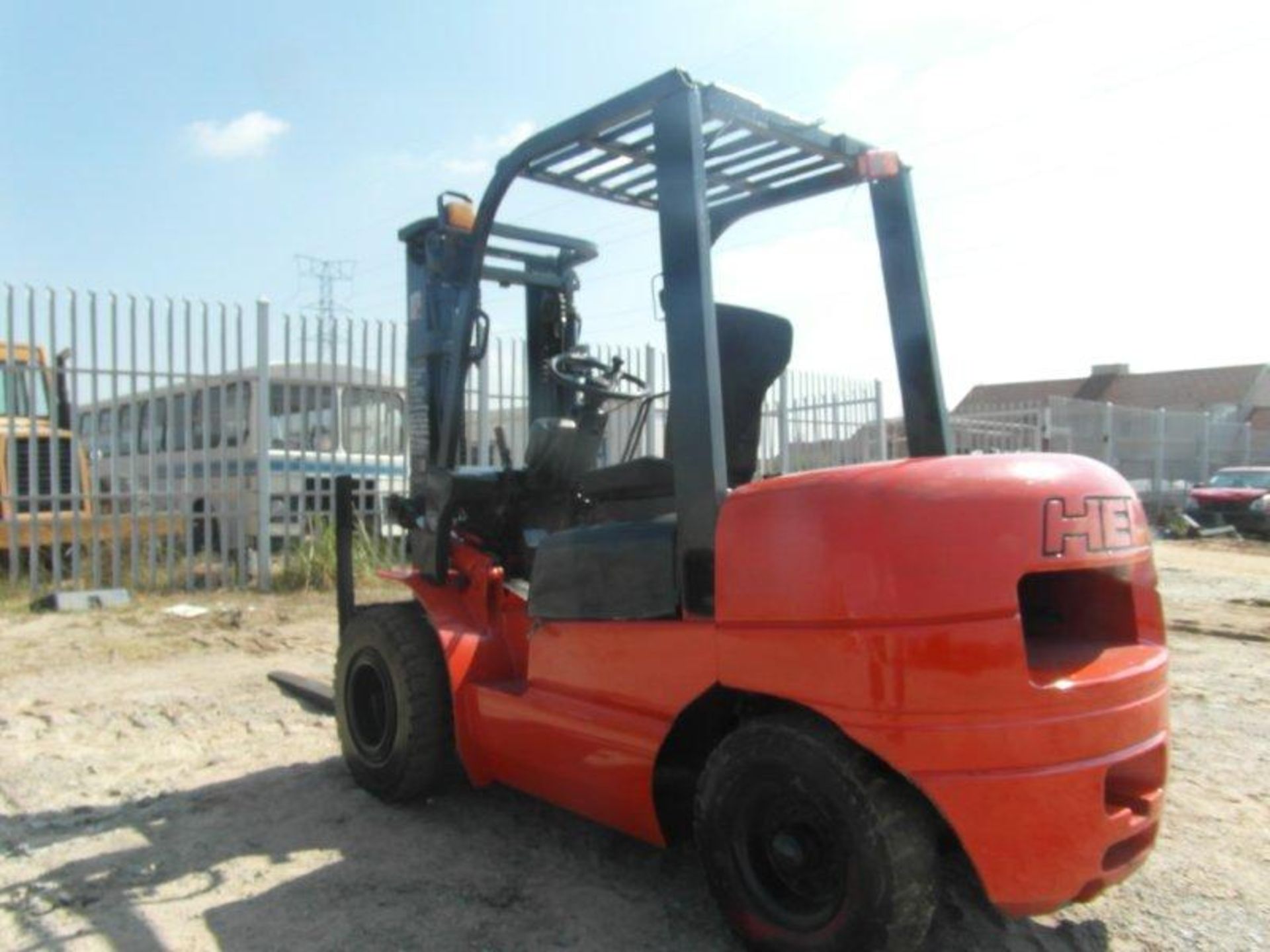 Heli GPC30-X5 Forklift With Extendable Forks (Vin No:061263305)(No Key, No Battery, Hours Do Not - Image 2 of 5