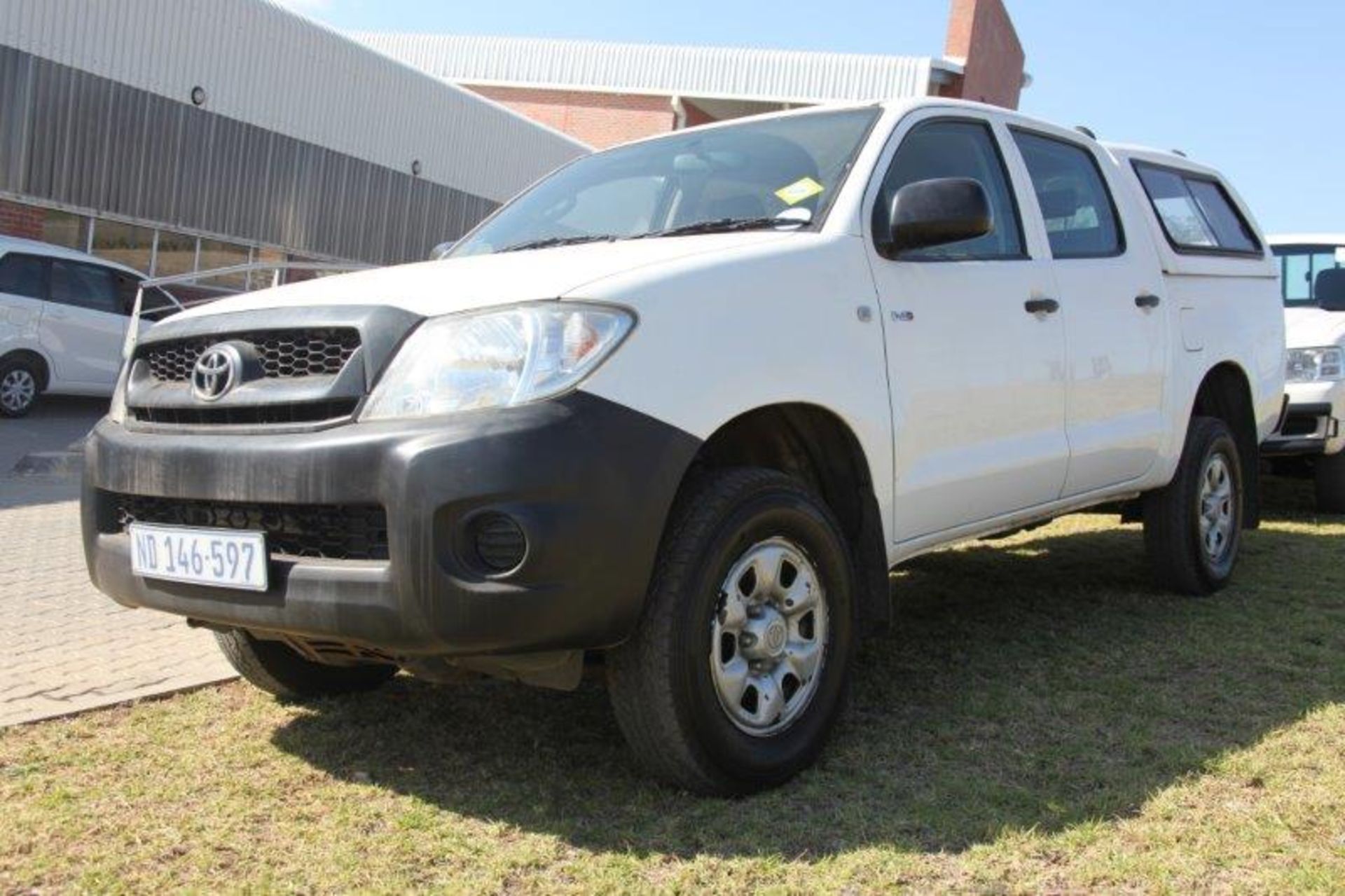 2011 ND146597 Toyota Hilux 2.5 D-4D Srx Doublecab 4x4 with canopy (Vin No: AHTFR22G706043837 )( - Image 4 of 4