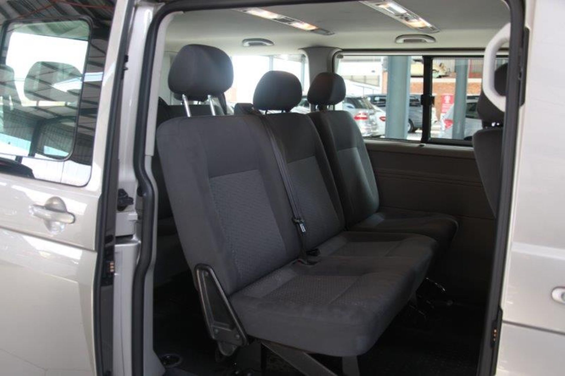 2013 FG19DZGP VW Kombi T5 2.0 Tdi 75w Trendline (Vin No: WV2ZZZ7HZEH020240 )(58762 kms) - Image 3 of 7