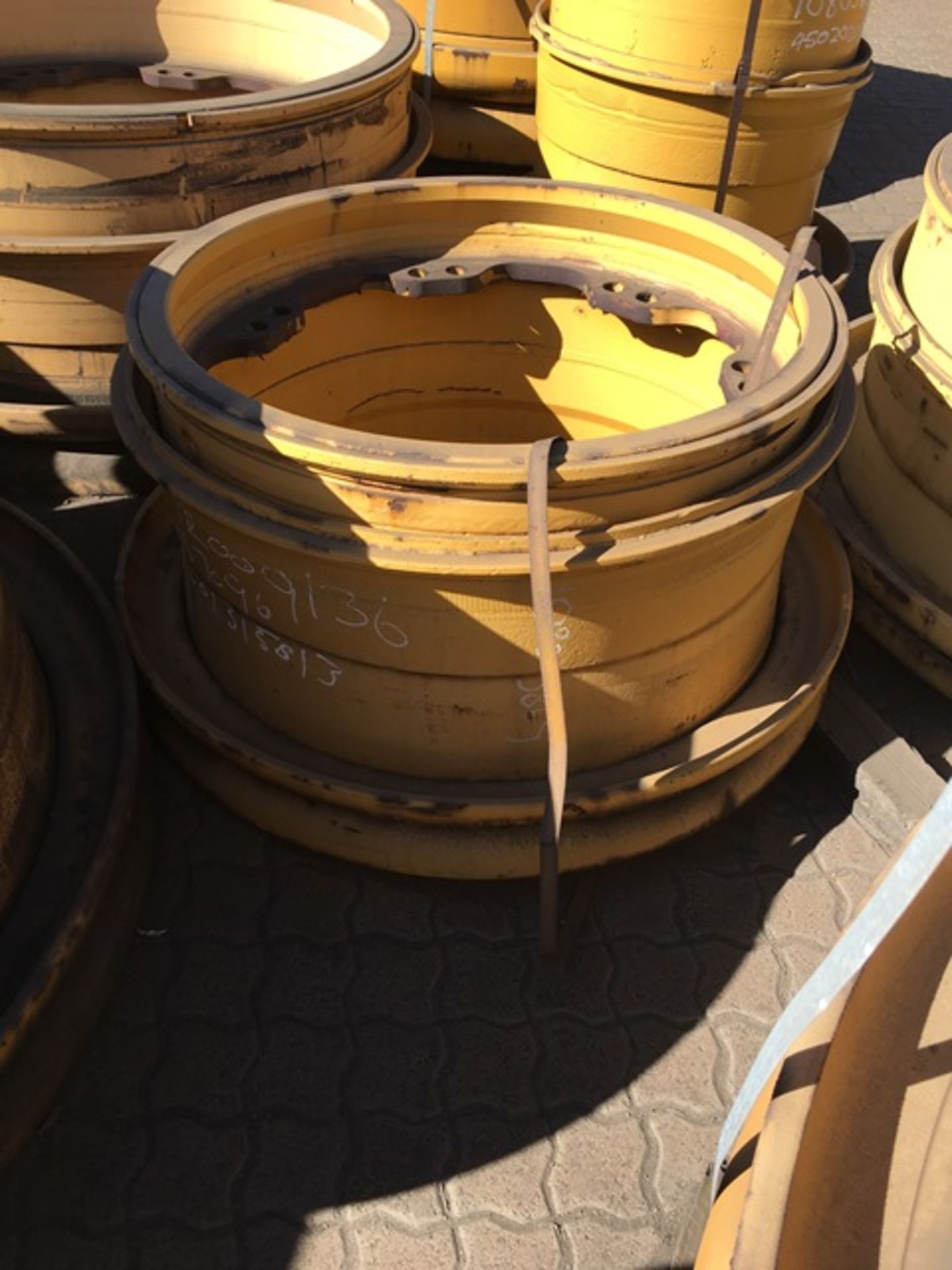 LOT CAT BASE WHEEL RIMS (LOCATED IN MIDDELBURG, MPUMALANGA)