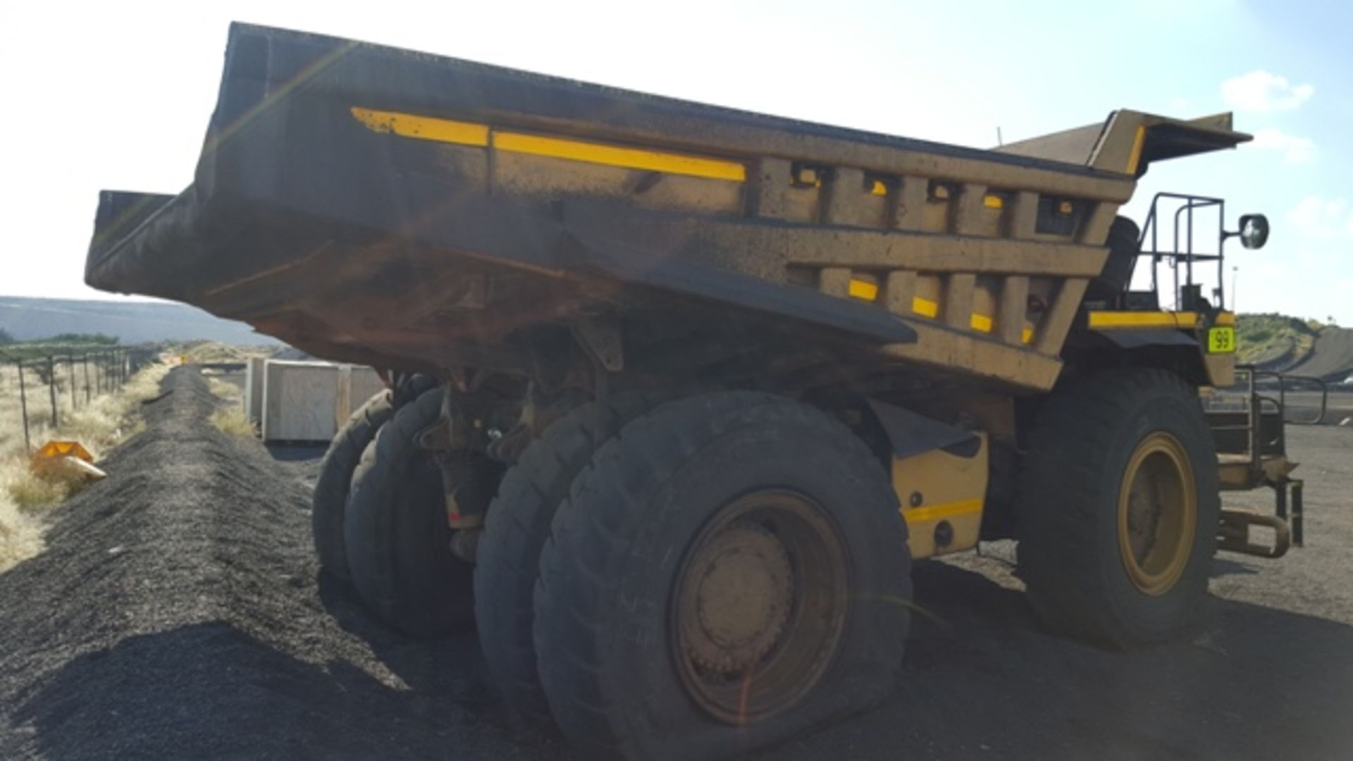 2003 CAT 777B DUMP TRUCK (LOCATED IN HOTAZEL, NC) - Image 10 of 11