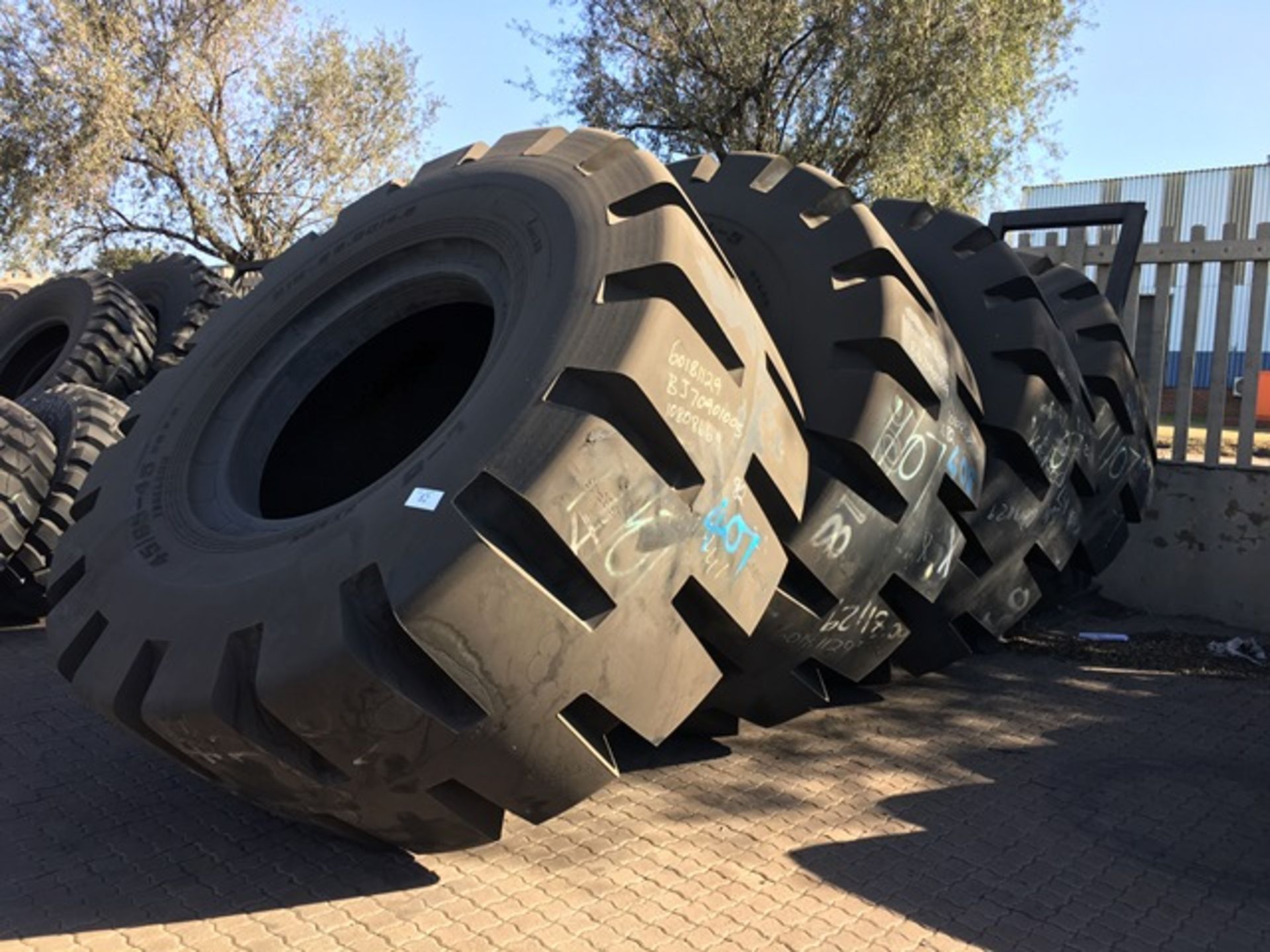 4 X HEAVY DUTY TYRES (45/65/45)L-GUARD - TO BE SOLD AS ONE LOT (LOCATED IN MIDDELBURG, MPUMALANGA) - Image 2 of 2