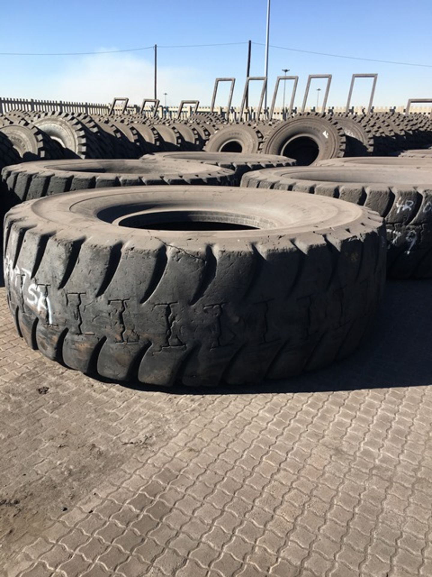 14 X MICHELIN 40.00 R57 TYRES - TO BE SOLD AS ONE LOT (USED) (LOCATED IN MIDDELBURG, MPUMALANGA) - Image 2 of 2