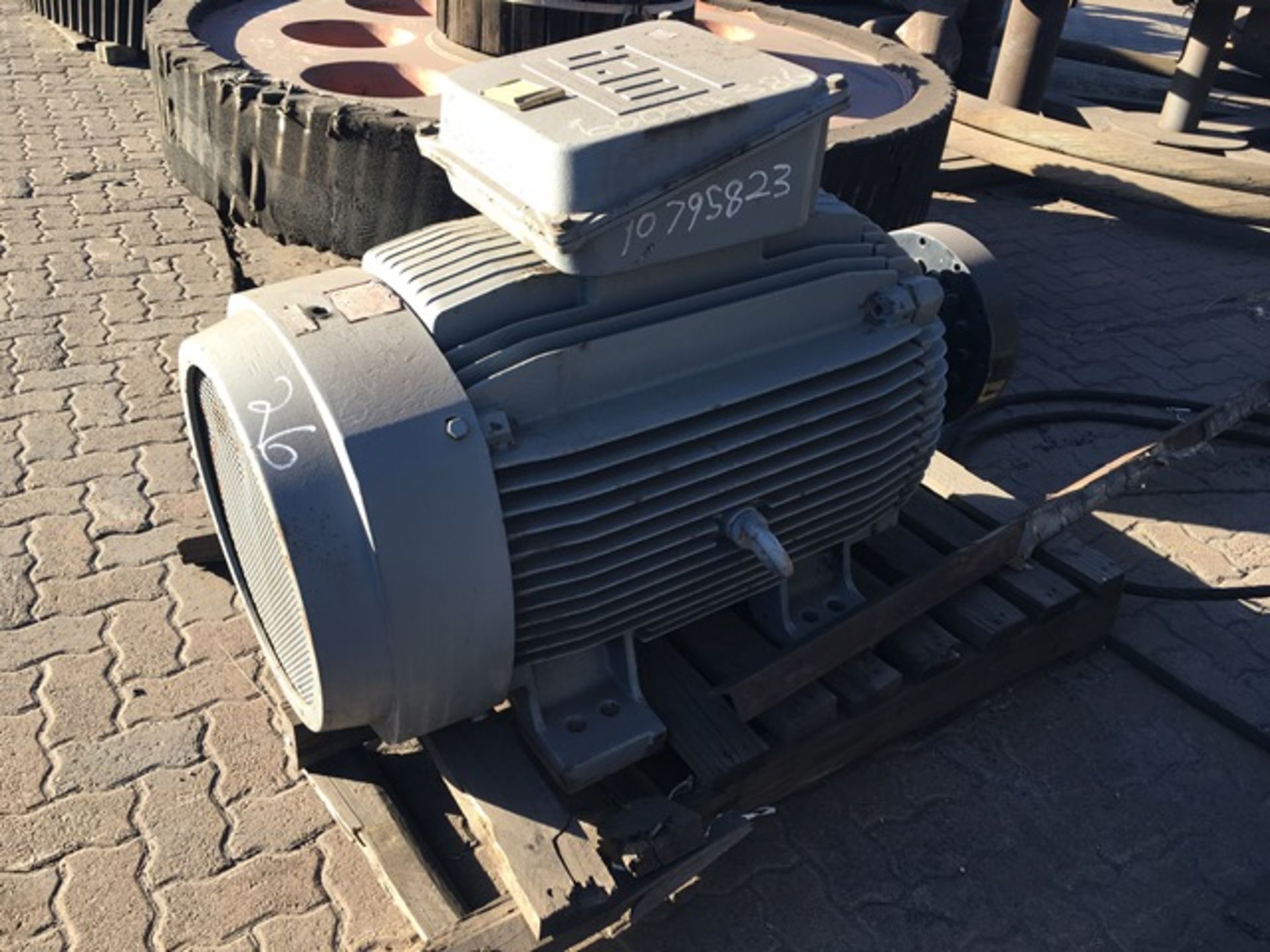 6 X ELECTRIC MOTORS (160KW, 215AMP) TO BE SOLD AS ONE LOT(LOCATED IN MIDDELBURG, MPUMALANGA) - Image 6 of 7