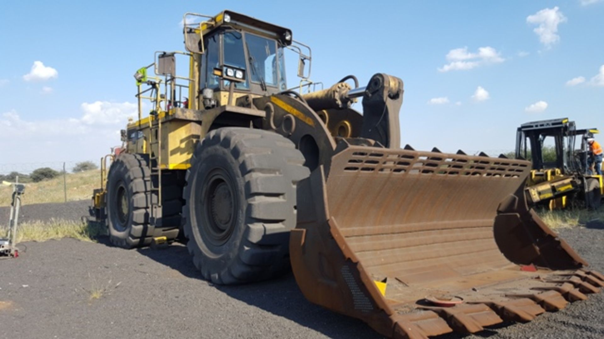 2007 CAT FRONT END LOADER, NON RUNNER (LOCATED IN HOTAZEL, NC)