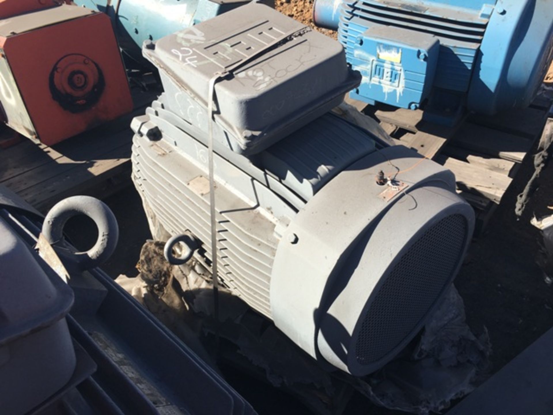 3 X ELECTRIC MOTORS (315KW, 387AMP) TO BE SOLD AS ONE LOT(LOCATED IN MIDDELBURG, MPUMALANGA) - Image 3 of 6