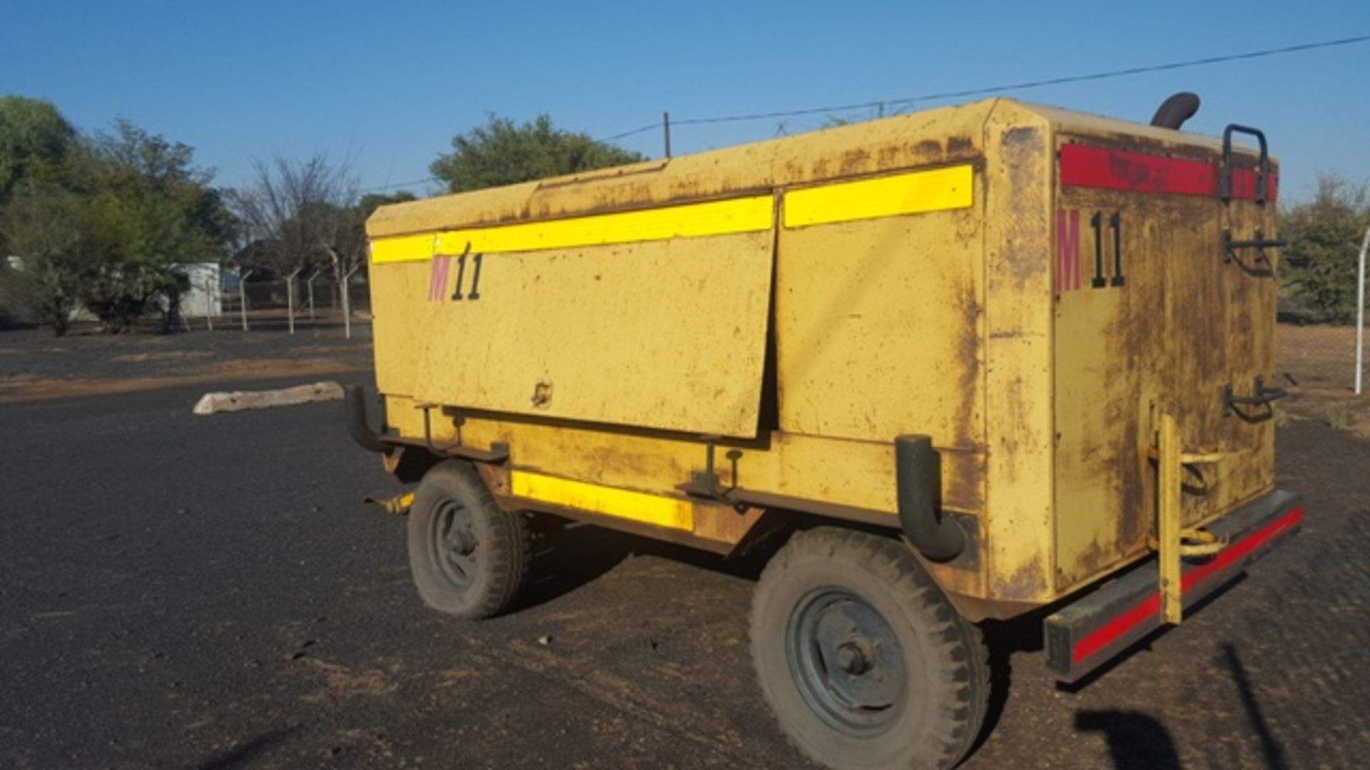 GENSET COMPRESSOR WITH CAT ENGINE HOURS:24896 ( SERIAL:XD 900SCA) LOCATED IN HOTAZEL, NC) - Image 9 of 9