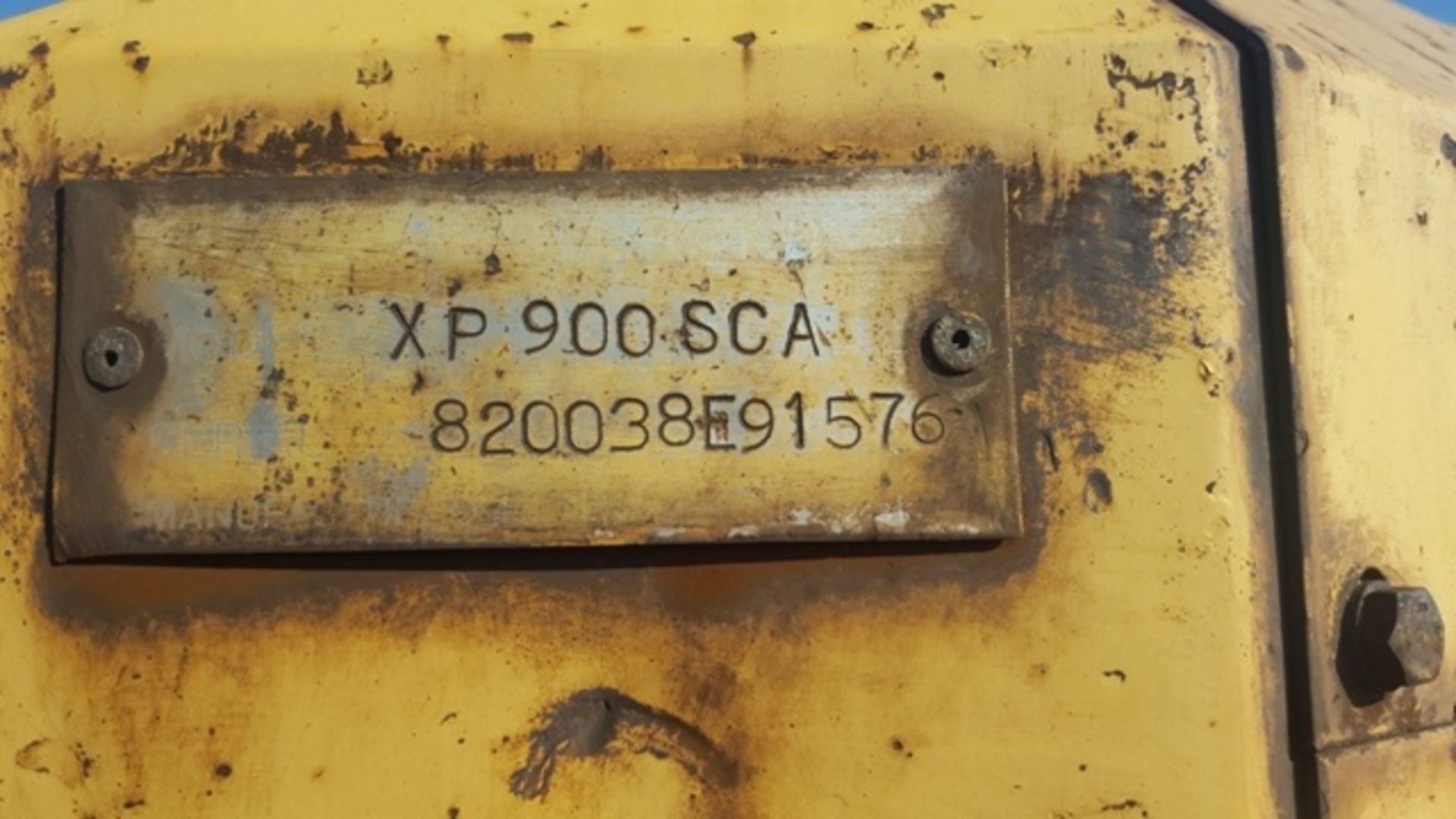 GENSET COMPRESSOR WITH CAT ENGINE HOURS:24896 ( SERIAL:XD 900SCA) LOCATED IN HOTAZEL, NC) - Image 3 of 9